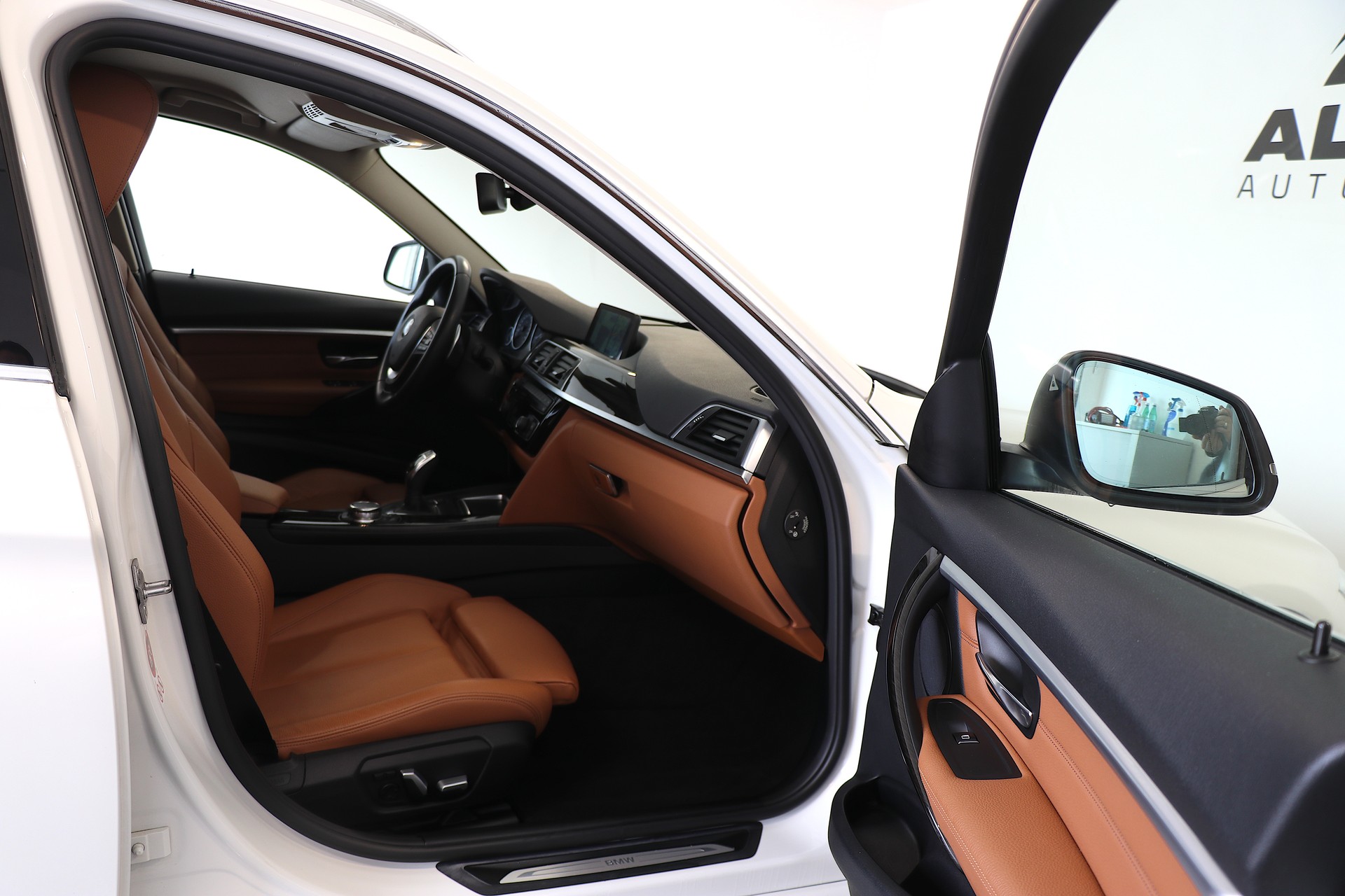 BMW 340i xDrive Touring Luxury Line Steptronic-image-10
