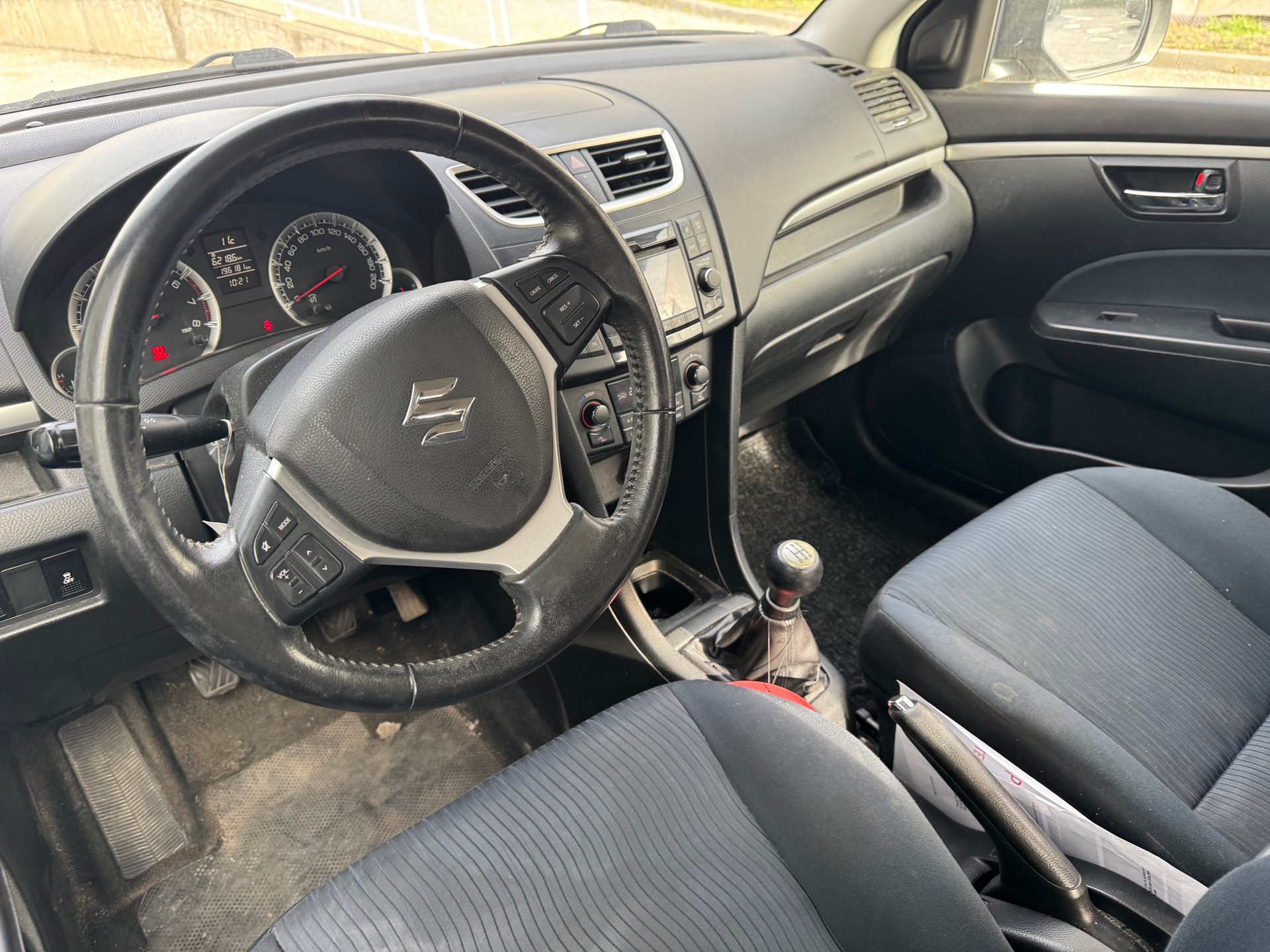 SUZUKI Swift 1.2i 16V GL Top 4x4-image-8