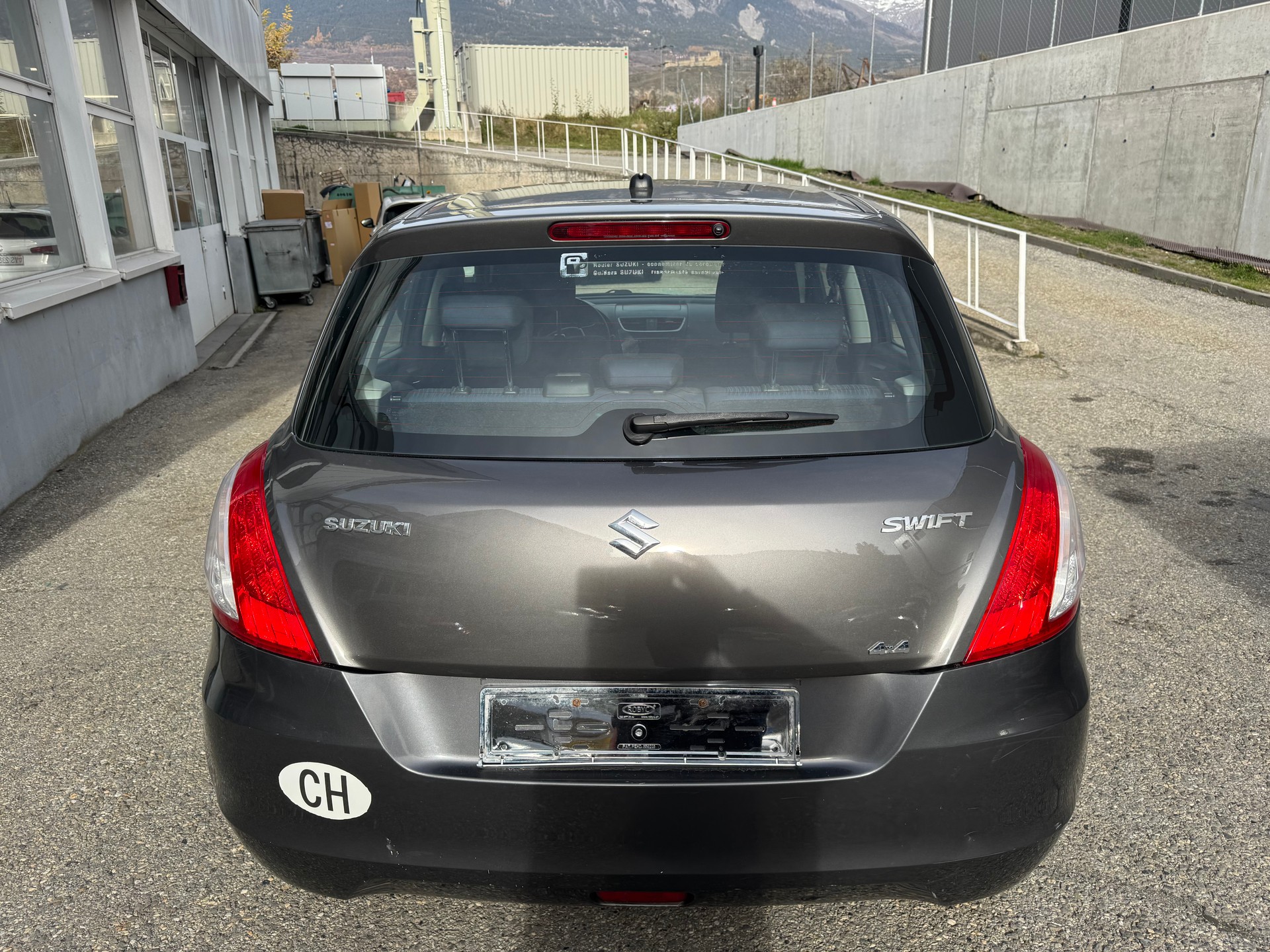 SUZUKI Swift 1.2i 16V GL Top 4x4-image-4