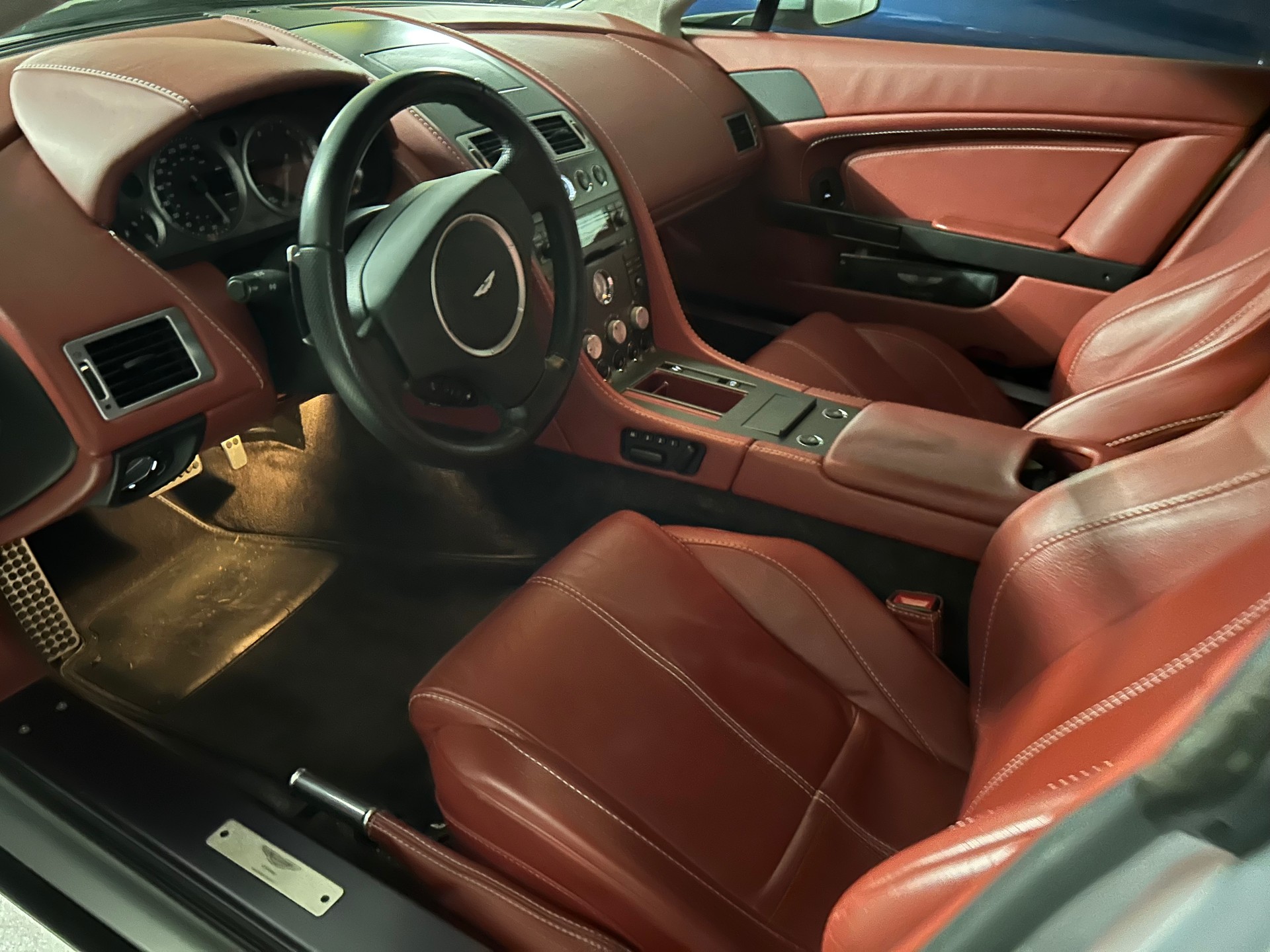 ASTON MARTIN V8 Vantage 4.3 Sportshift-image-2