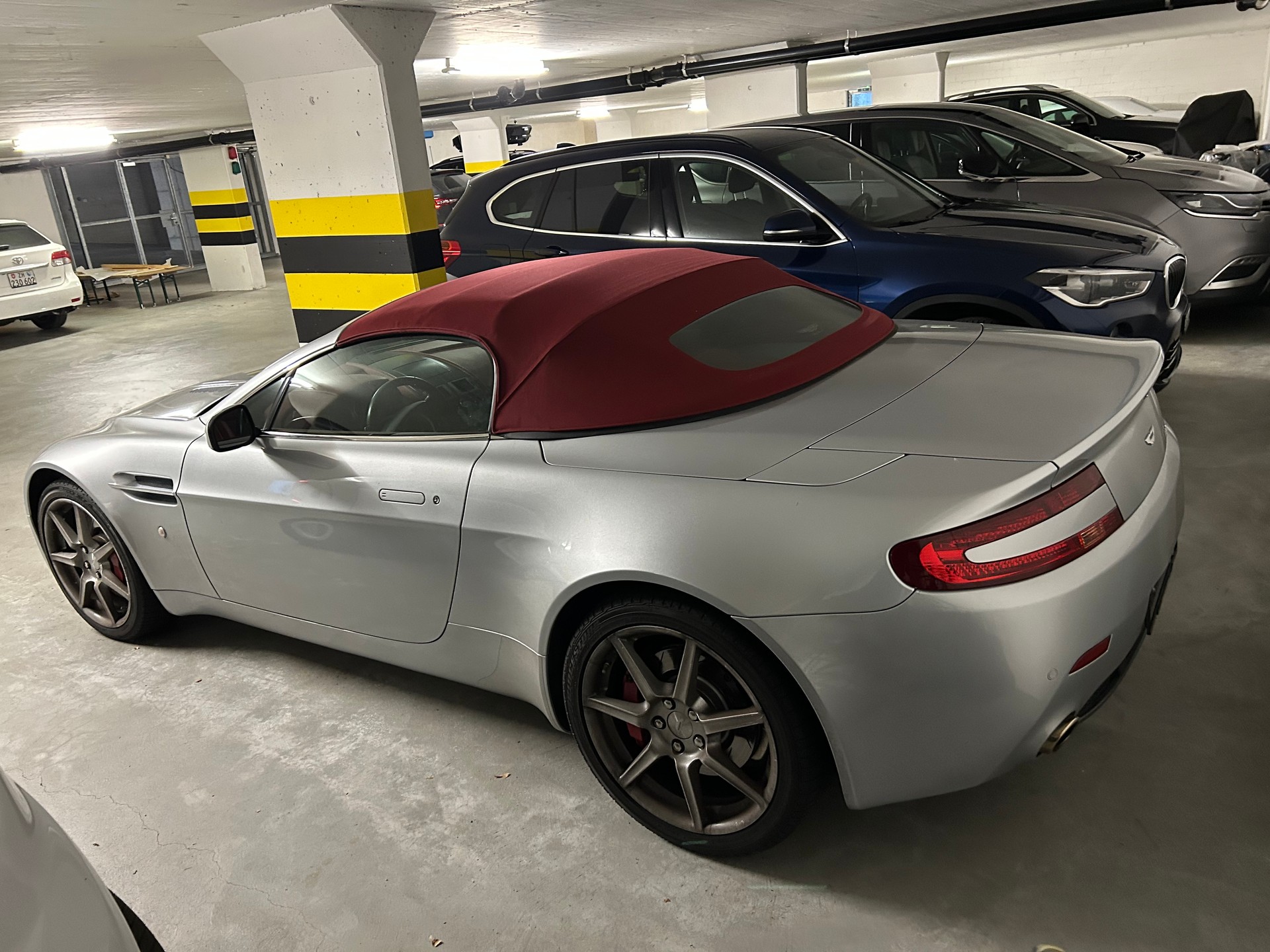 ASTON MARTIN V8 Vantage 4.3 Sportshift-image-1