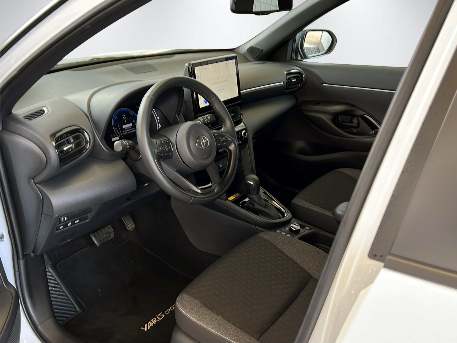TOYOTA Yaris Cross 1.5 VVT-i HSD Trend AWD-i-image-13