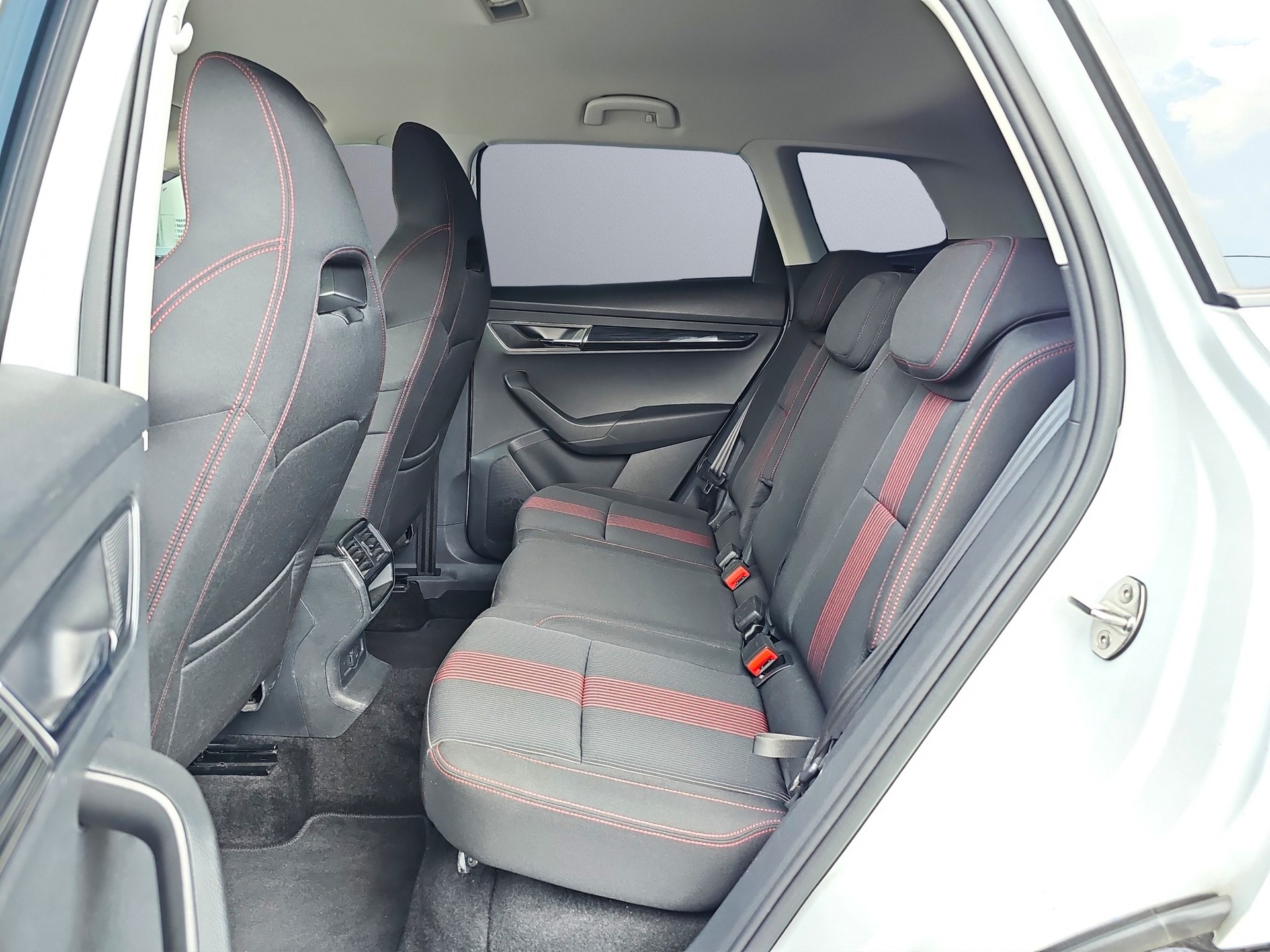 SKODA Karoq 1.5 TSI ACT Style DSG-image-7