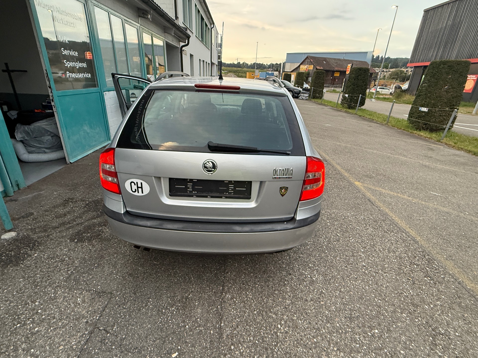 SKODA Octavia 2.0 FSI Adventure 4x4-image-1