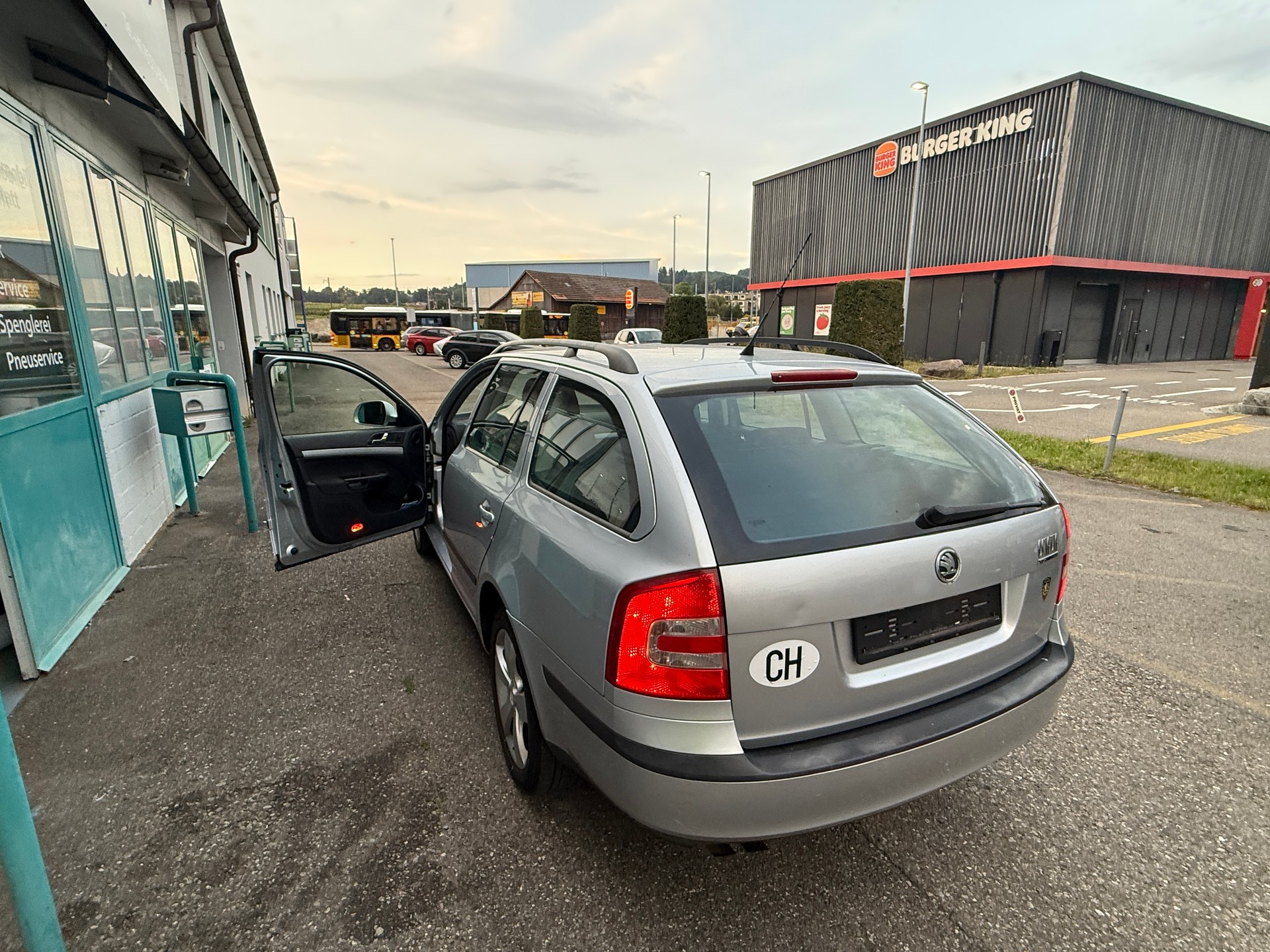SKODA Octavia 2.0 FSI Adventure 4x4-image-4