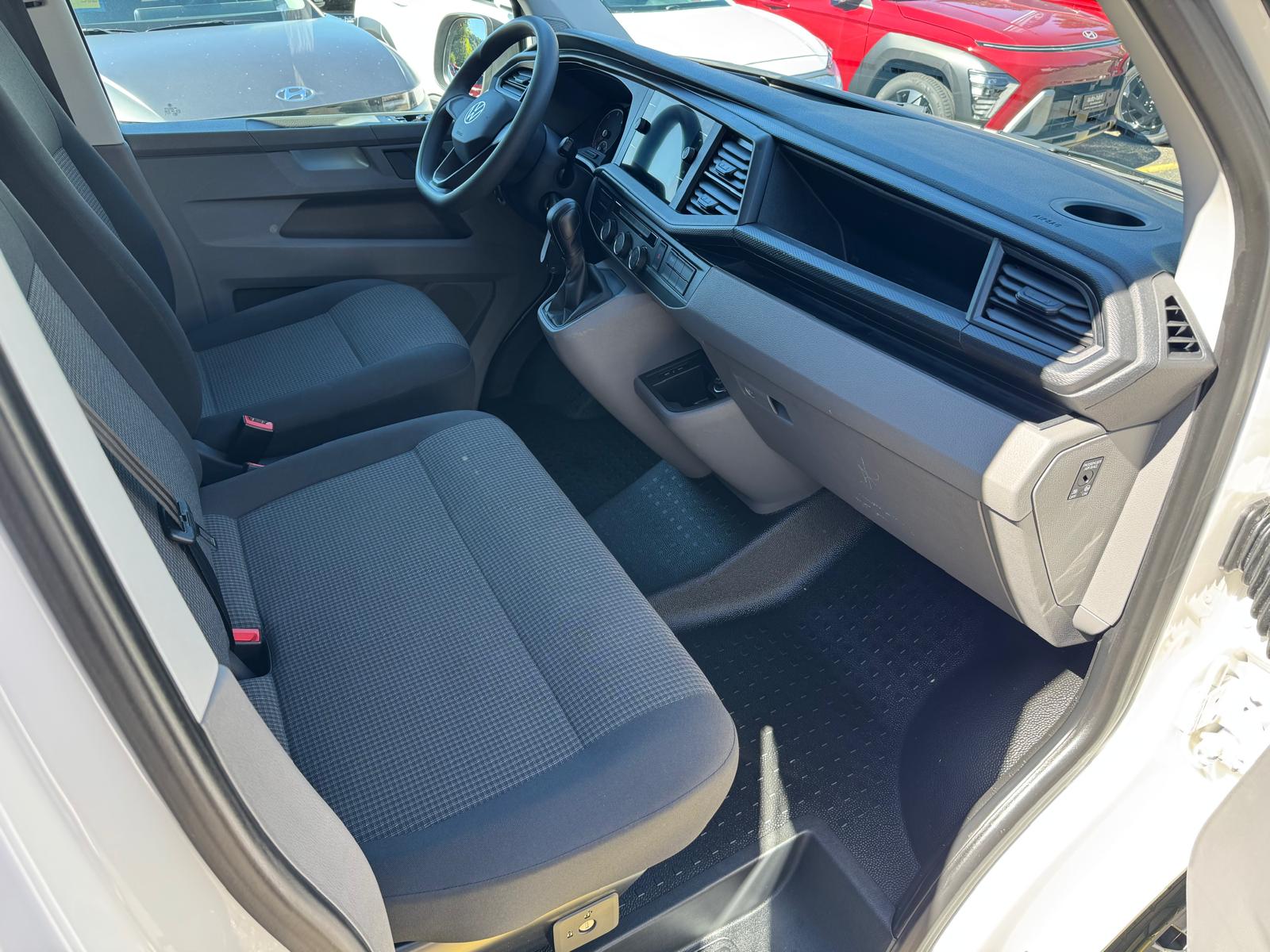 VW T6.1 2.0 TDI DSG-image-6
