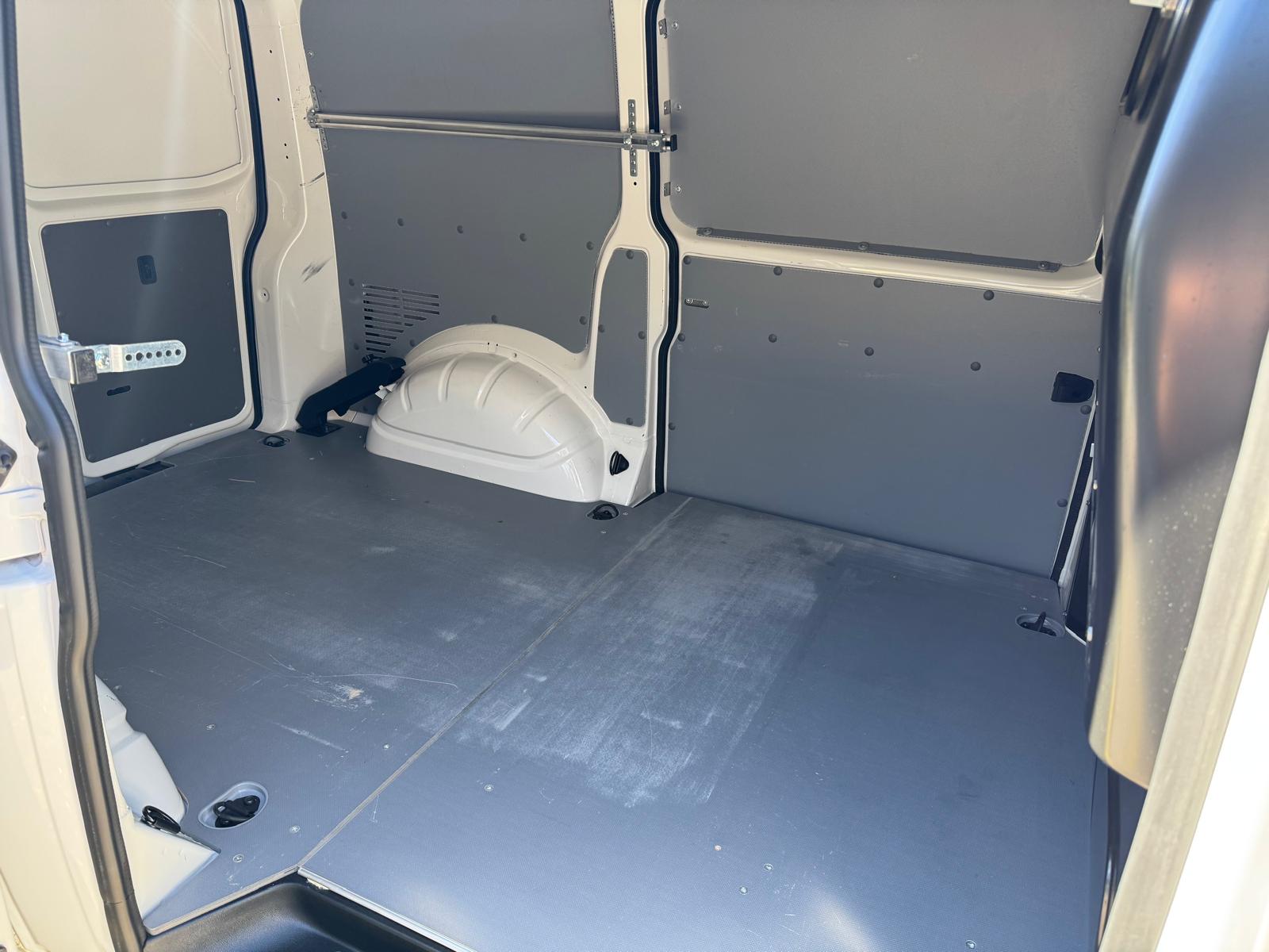 VW T6.1 2.0 TDI DSG-image-9