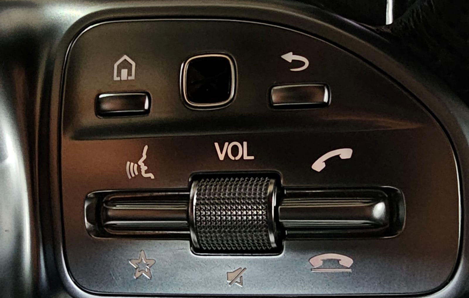 MERCEDES-BENZ E 220 d Coupé AMG Line 4 Matic 9G-Tronic-image-16