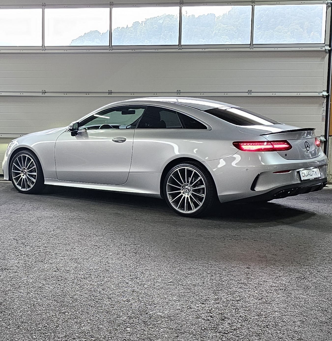 MERCEDES-BENZ E 220 d Coupé AMG Line 4 Matic 9G-Tronic-showroom-element-2