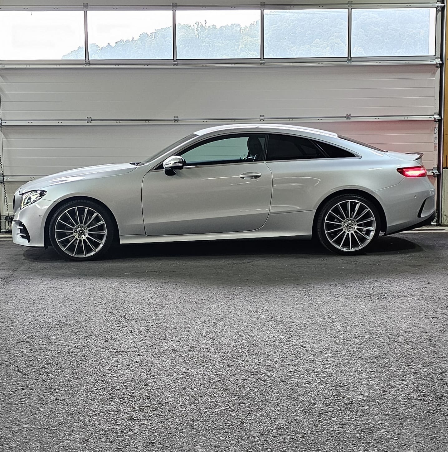MERCEDES-BENZ E 220 d Coupé AMG Line 4 Matic 9G-Tronic-showroom-element-1