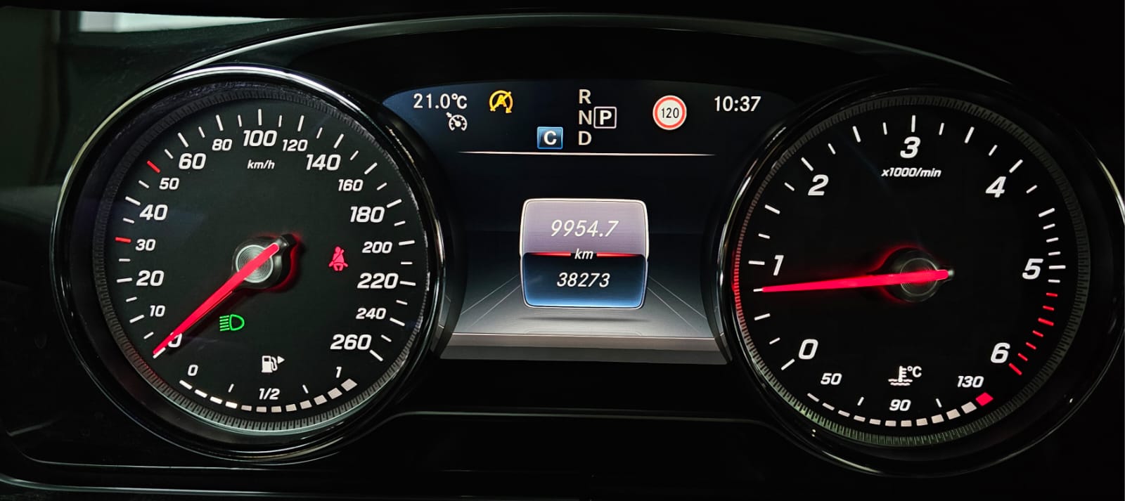 MERCEDES-BENZ E 220 d Coupé AMG Line 4 Matic 9G-Tronic-image-13
