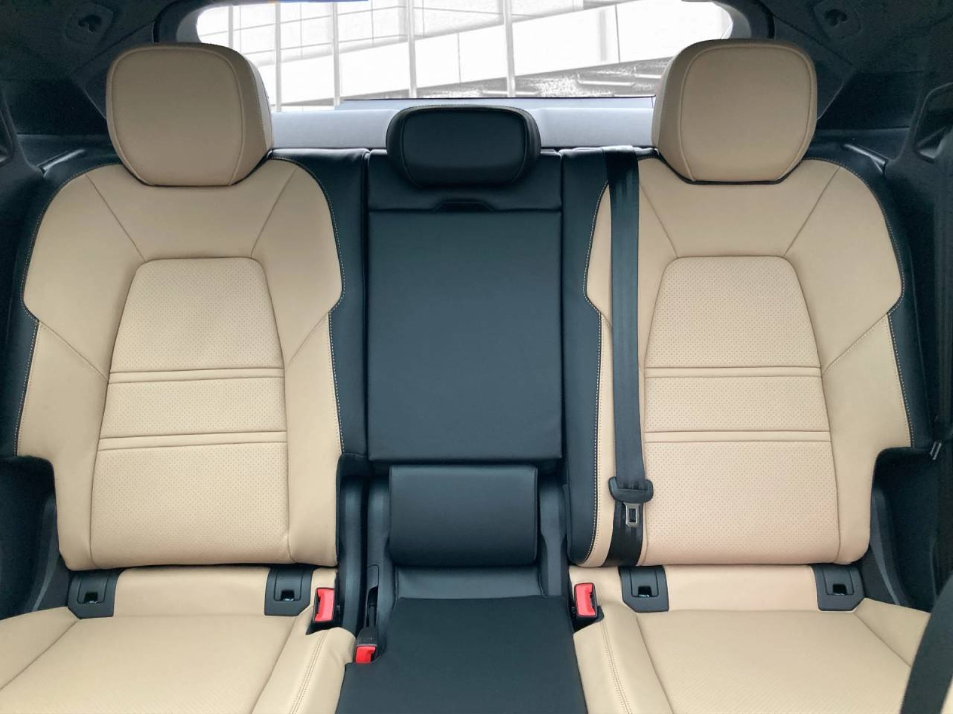PORSCHE Cayenne Coupé-image-21