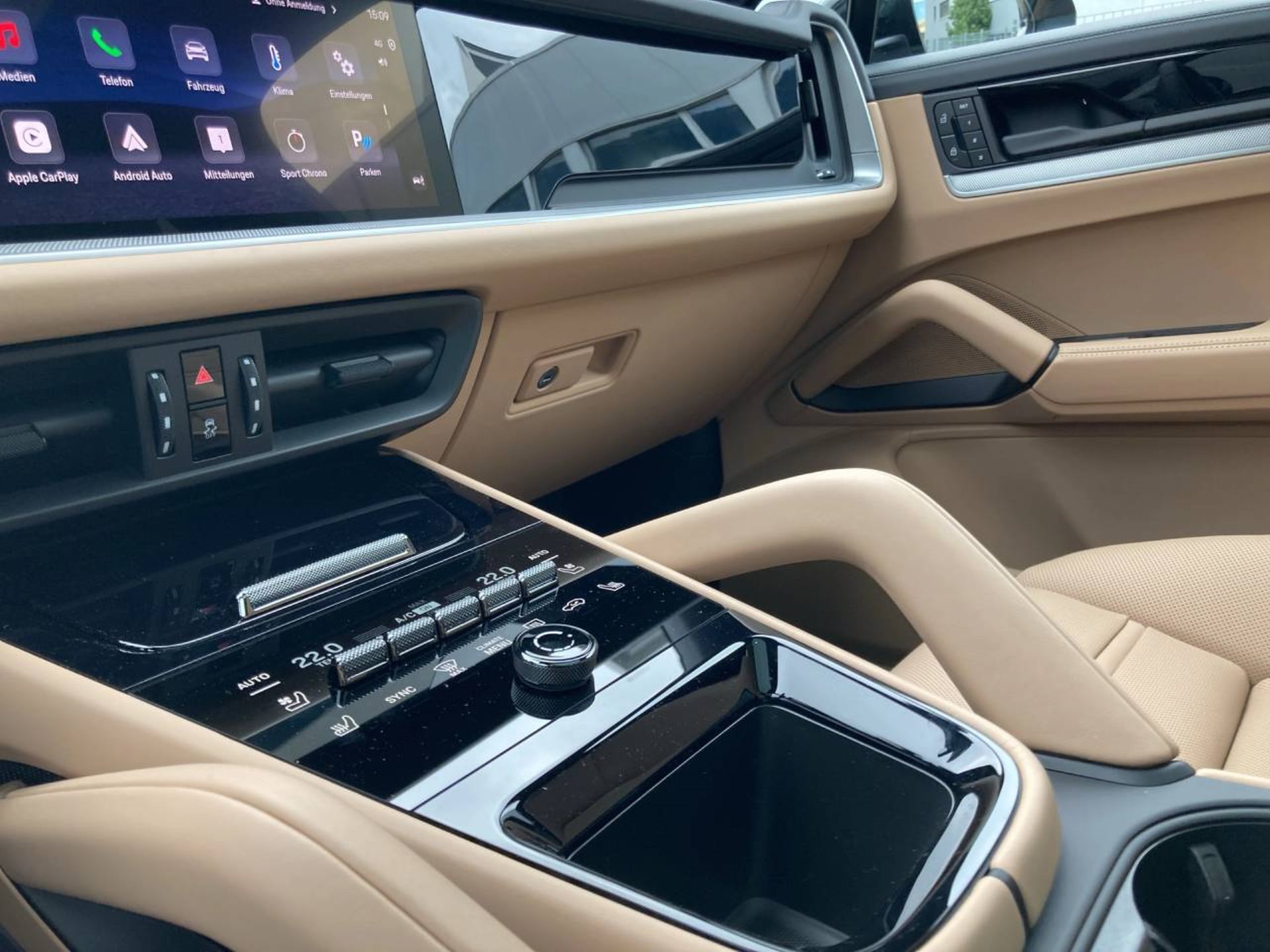 PORSCHE Cayenne Coupé-image-16