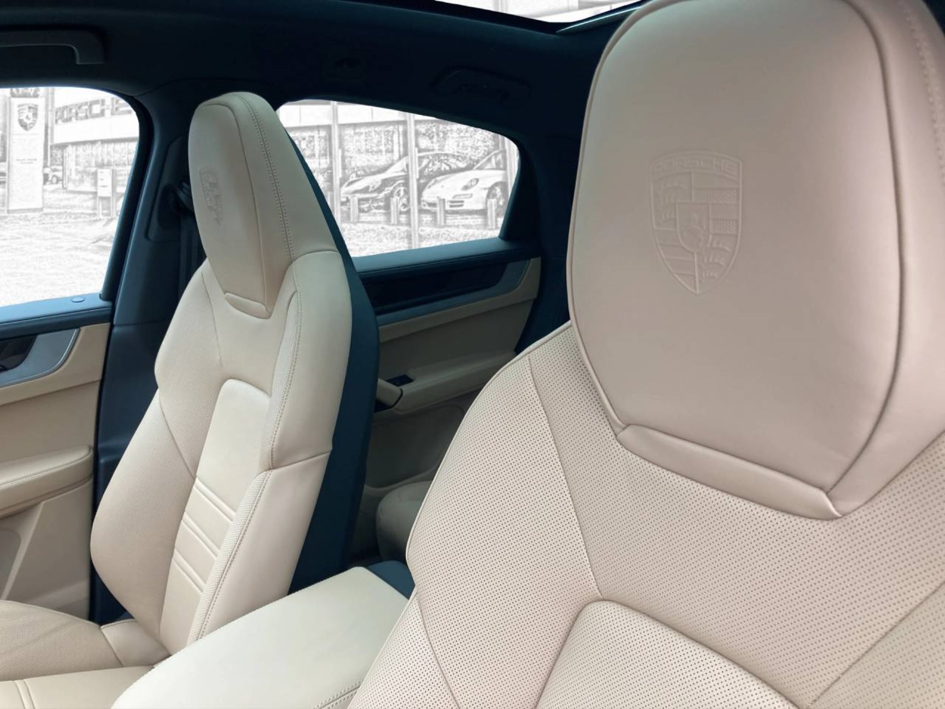 PORSCHE Cayenne Coupé-image-17