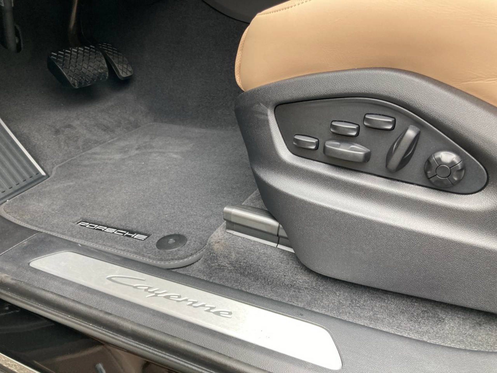 PORSCHE Cayenne Coupé-image-24