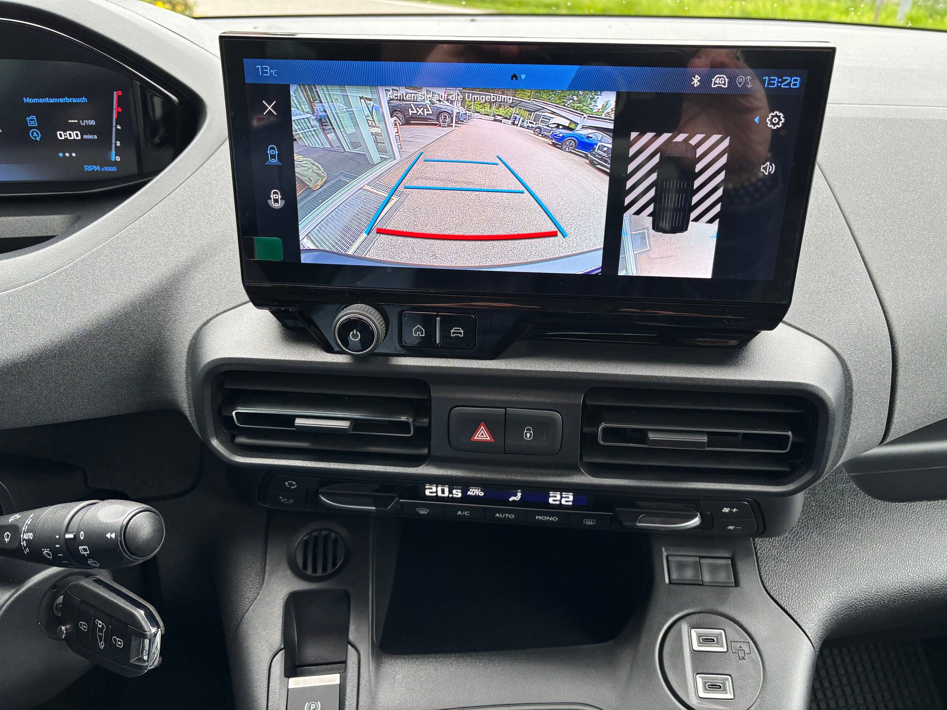 PEUGEOT Rifter 1.5 HDi GT EAT8-image-13