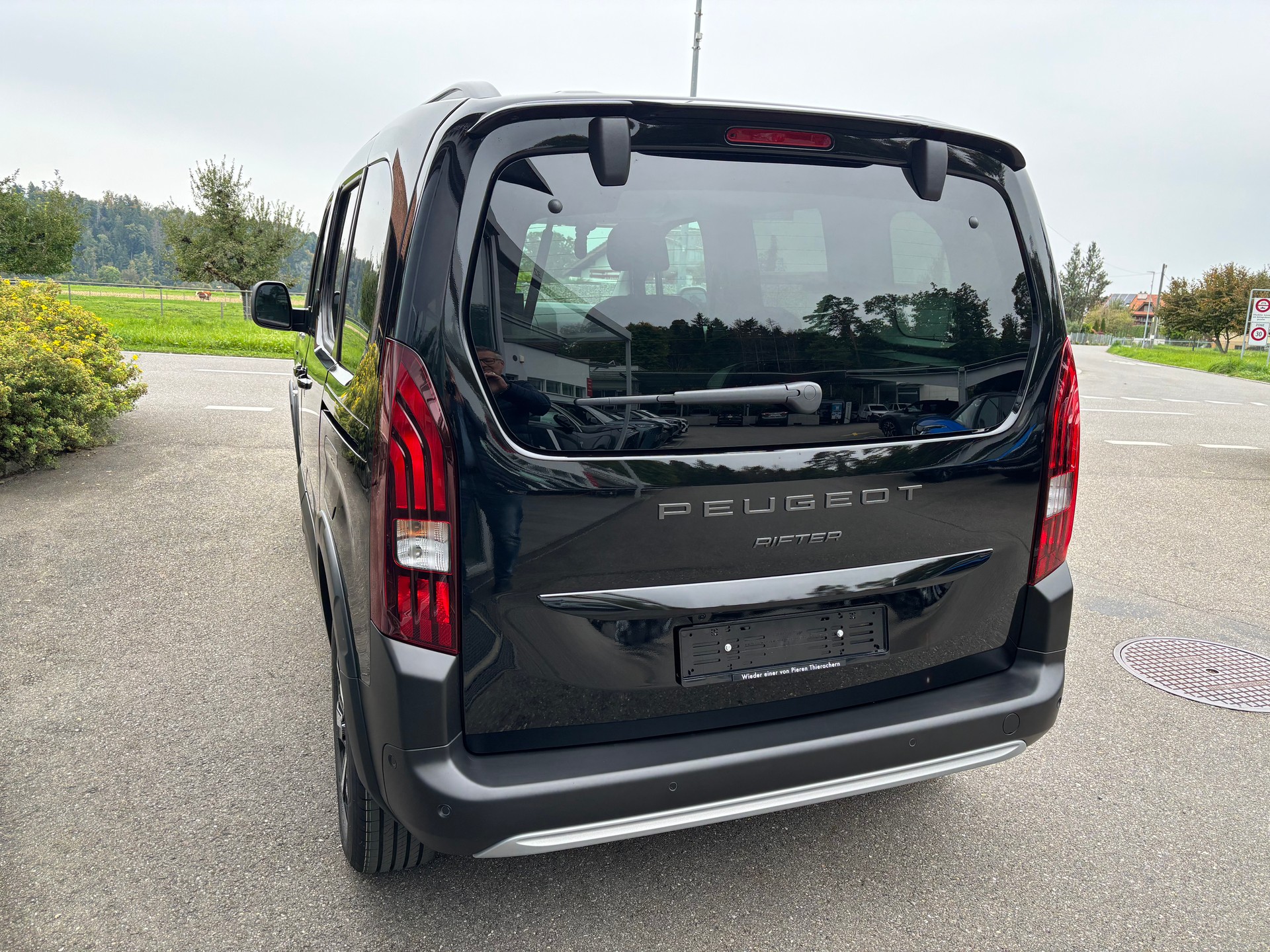 PEUGEOT Rifter 1.5 HDi GT EAT8-image-2
