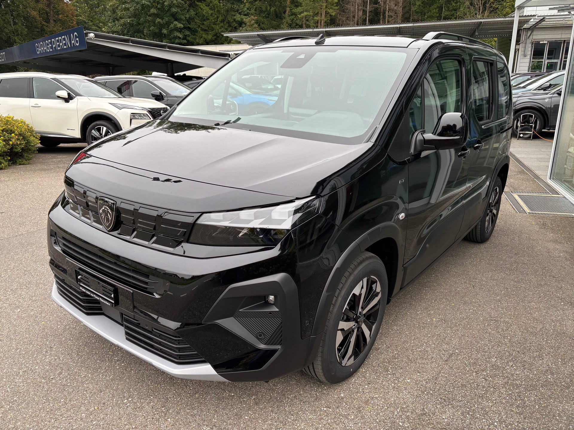 PEUGEOT Rifter 1.5 HDi GT EAT8-image-1