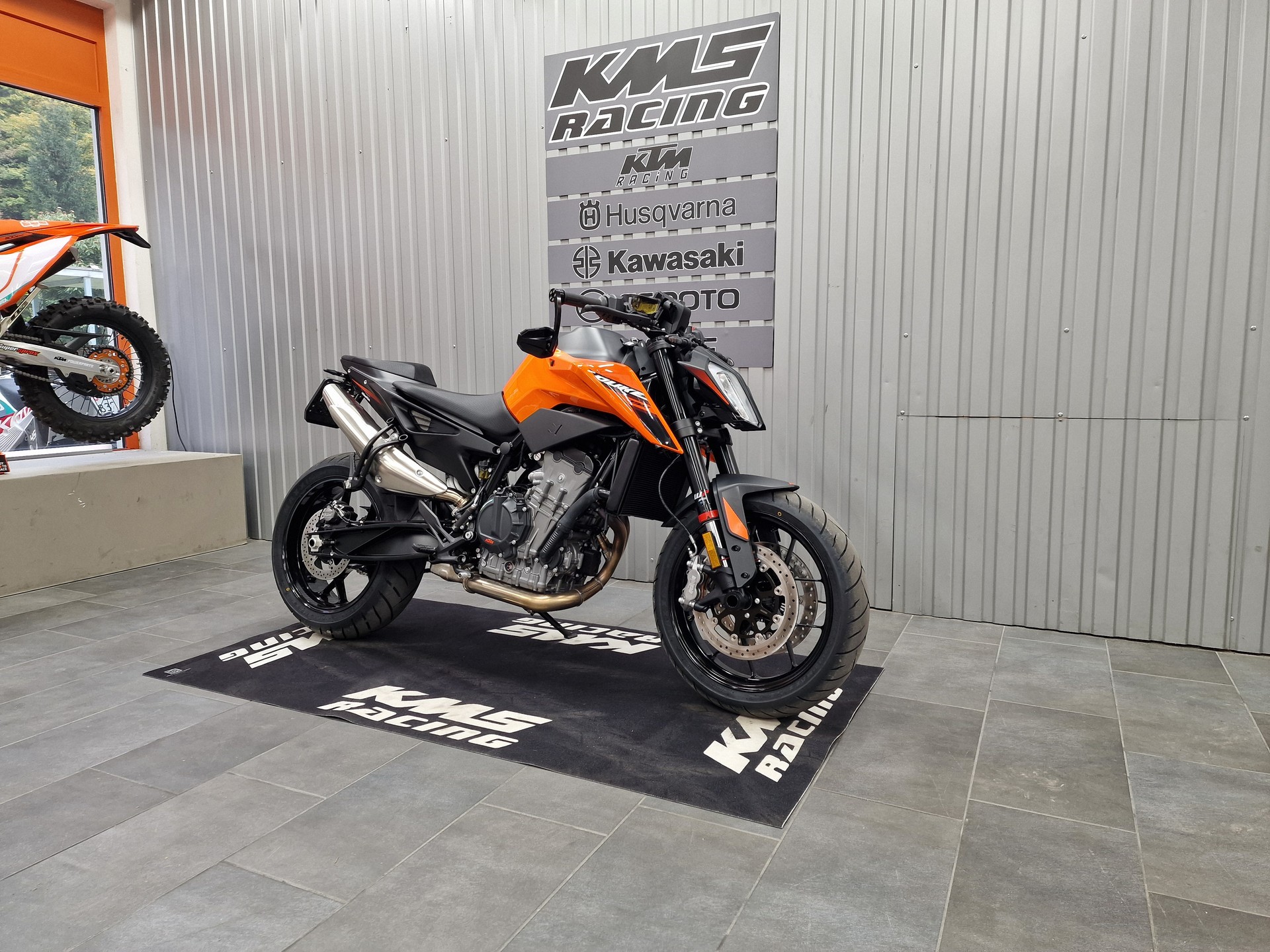 KTM 790 Duke (35kW)-showroom-element-1