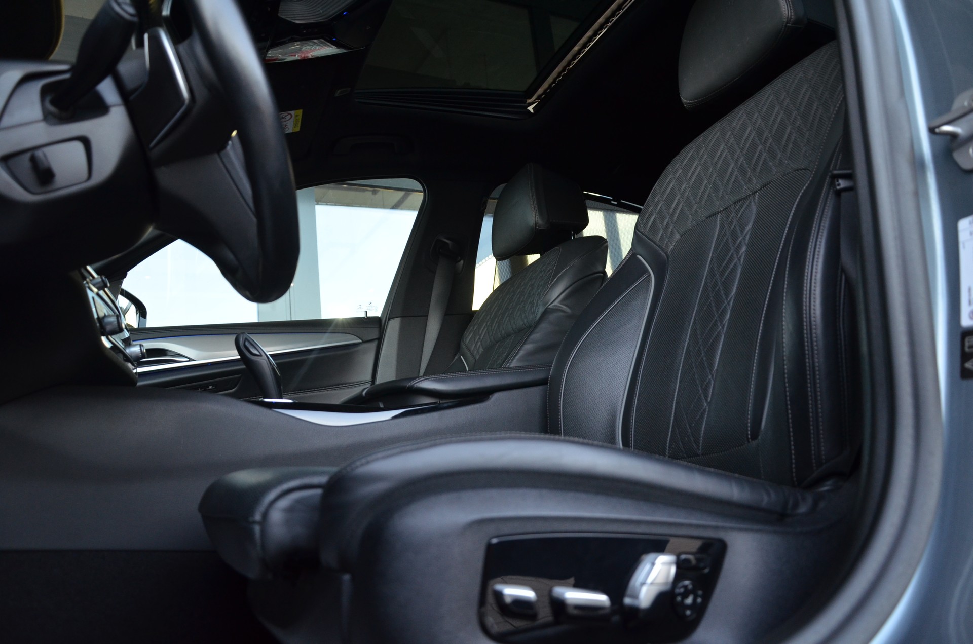 BMW-ALPINA D5 S BiTurbo 3.0d xDrive Switch-Tronic*Frisch ab MFK,1 Jahr oder 20'000km Garantie*-image-13