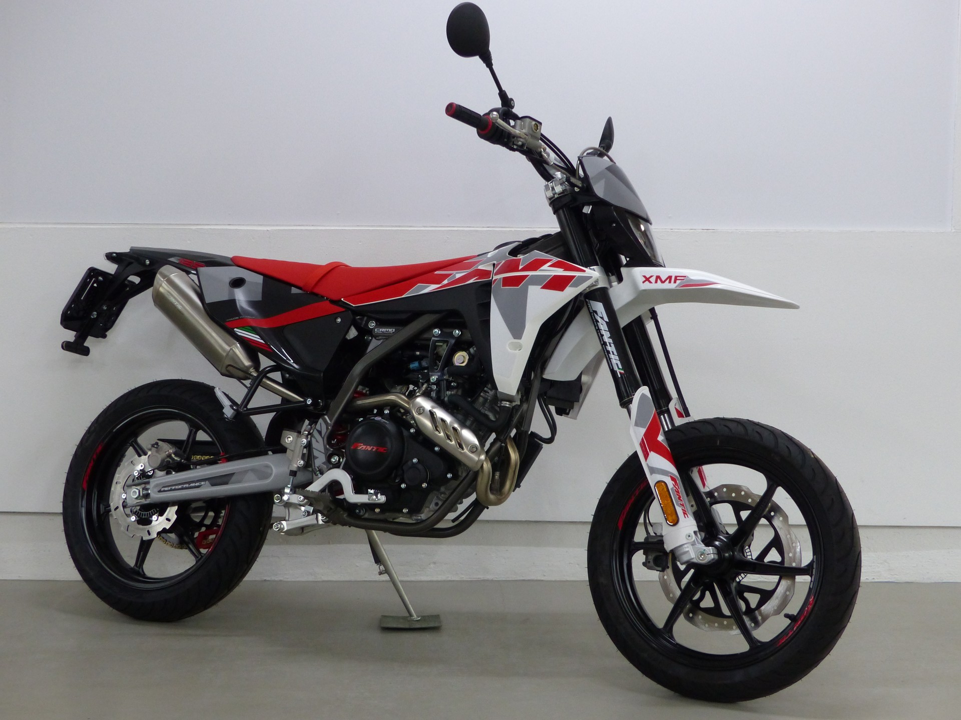 FANTIC XMF125 Performance ABS MY26-showroom-element-1