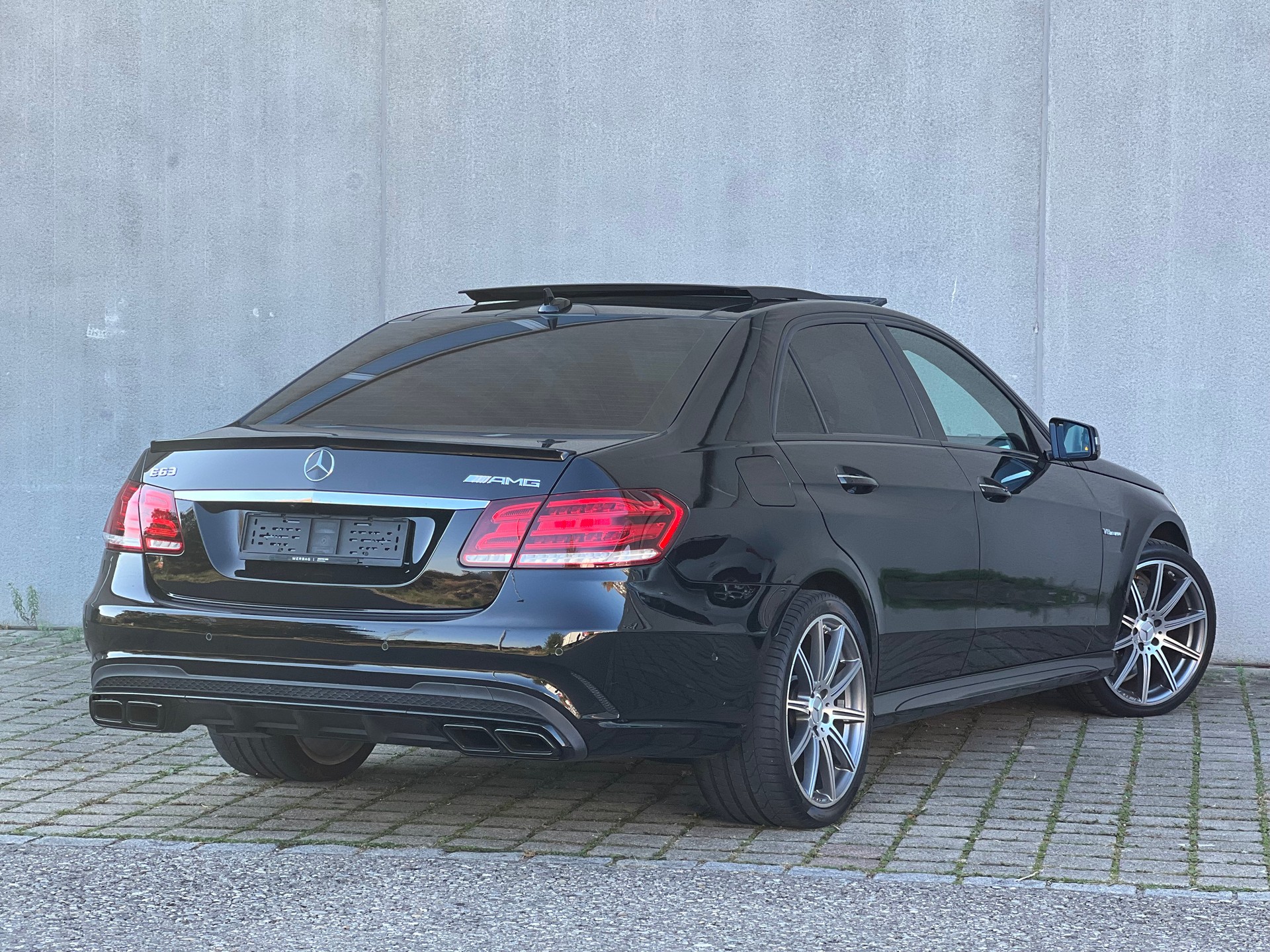 MERCEDES-BENZ E 63 AMG 4Matic Speedshift-image-2