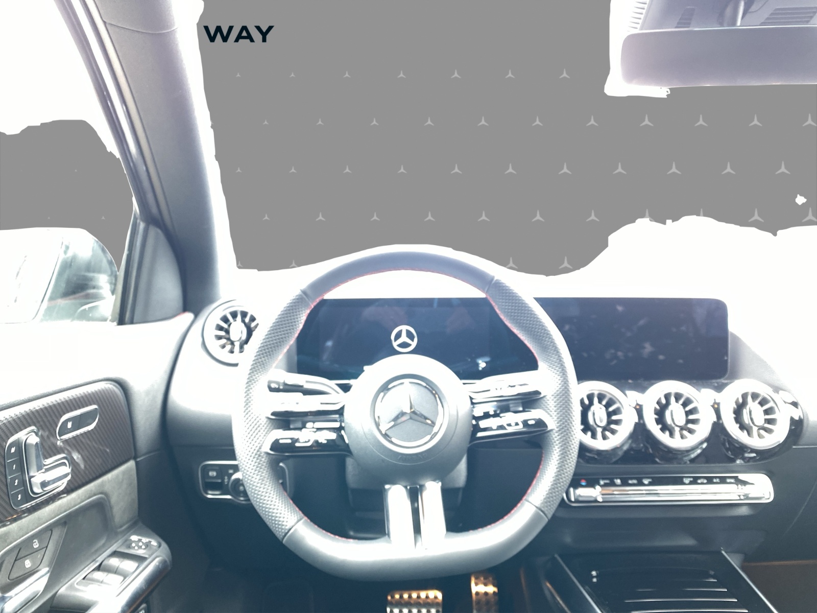 MERCEDES-BENZ GLA 200 7G-DCT-image-11