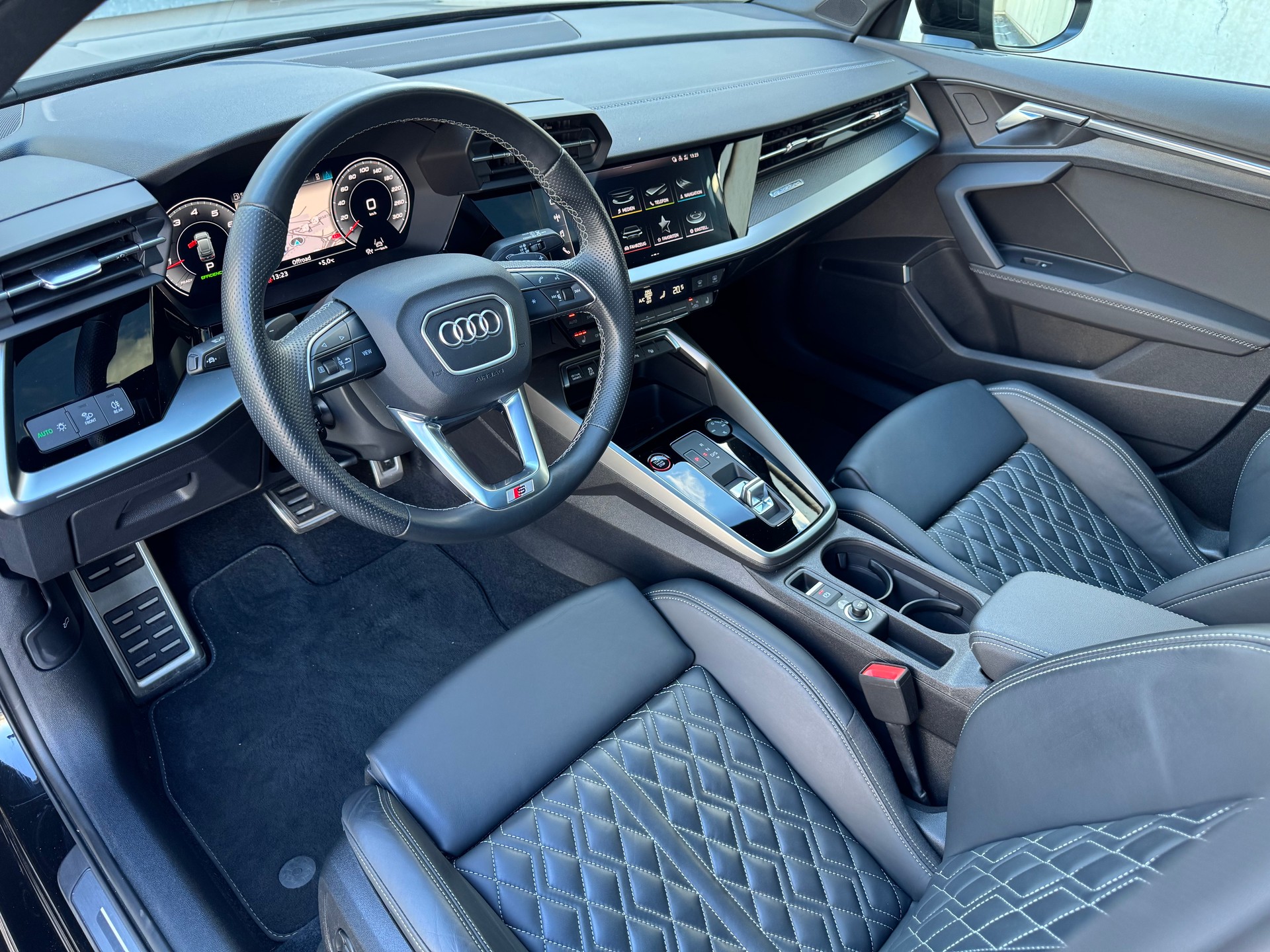 AUDI S3 Sportback 2.0 TFSI quattro S-tronic-image-9