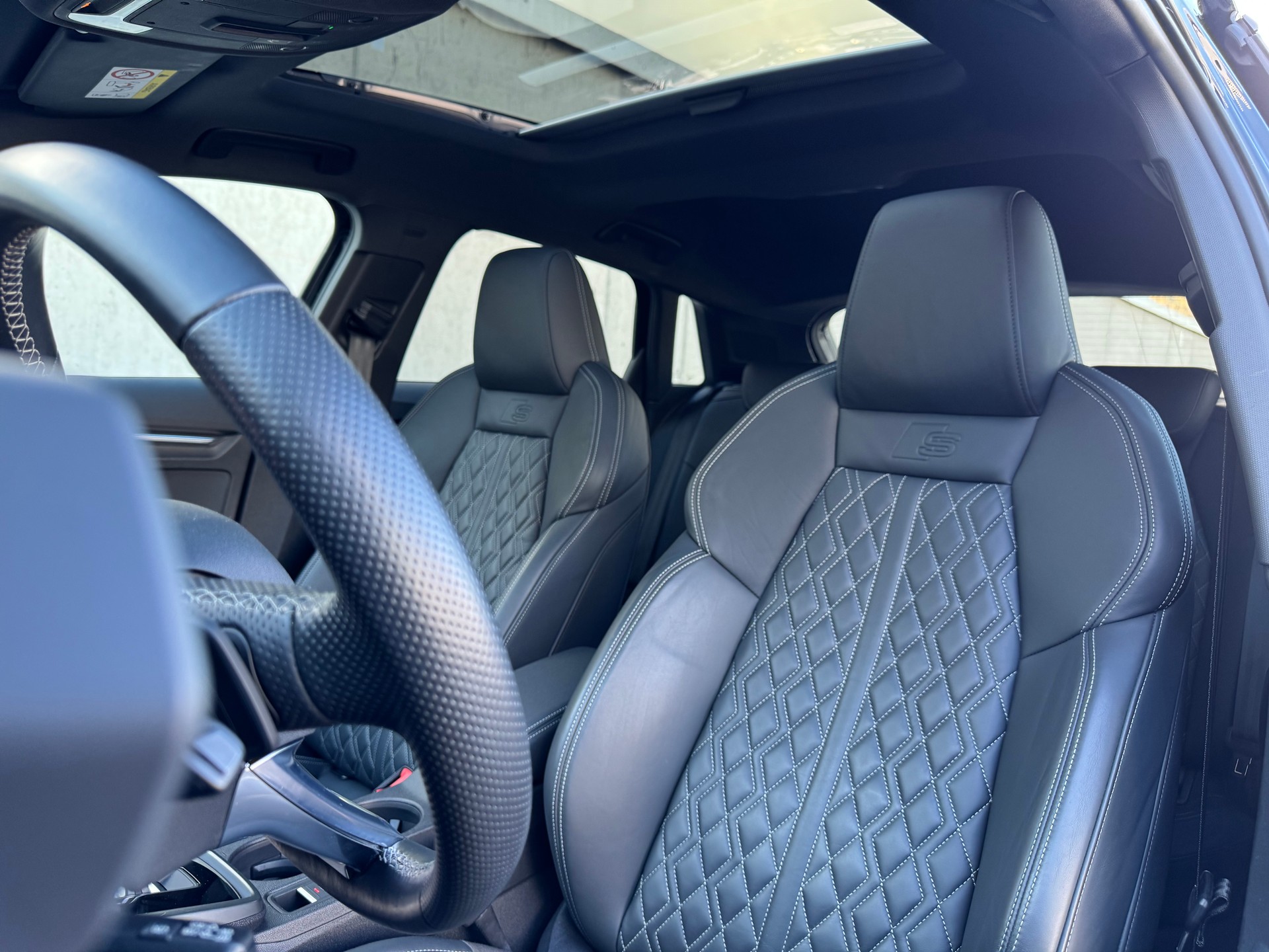 AUDI S3 Sportback 2.0 TFSI quattro S-tronic-image-12