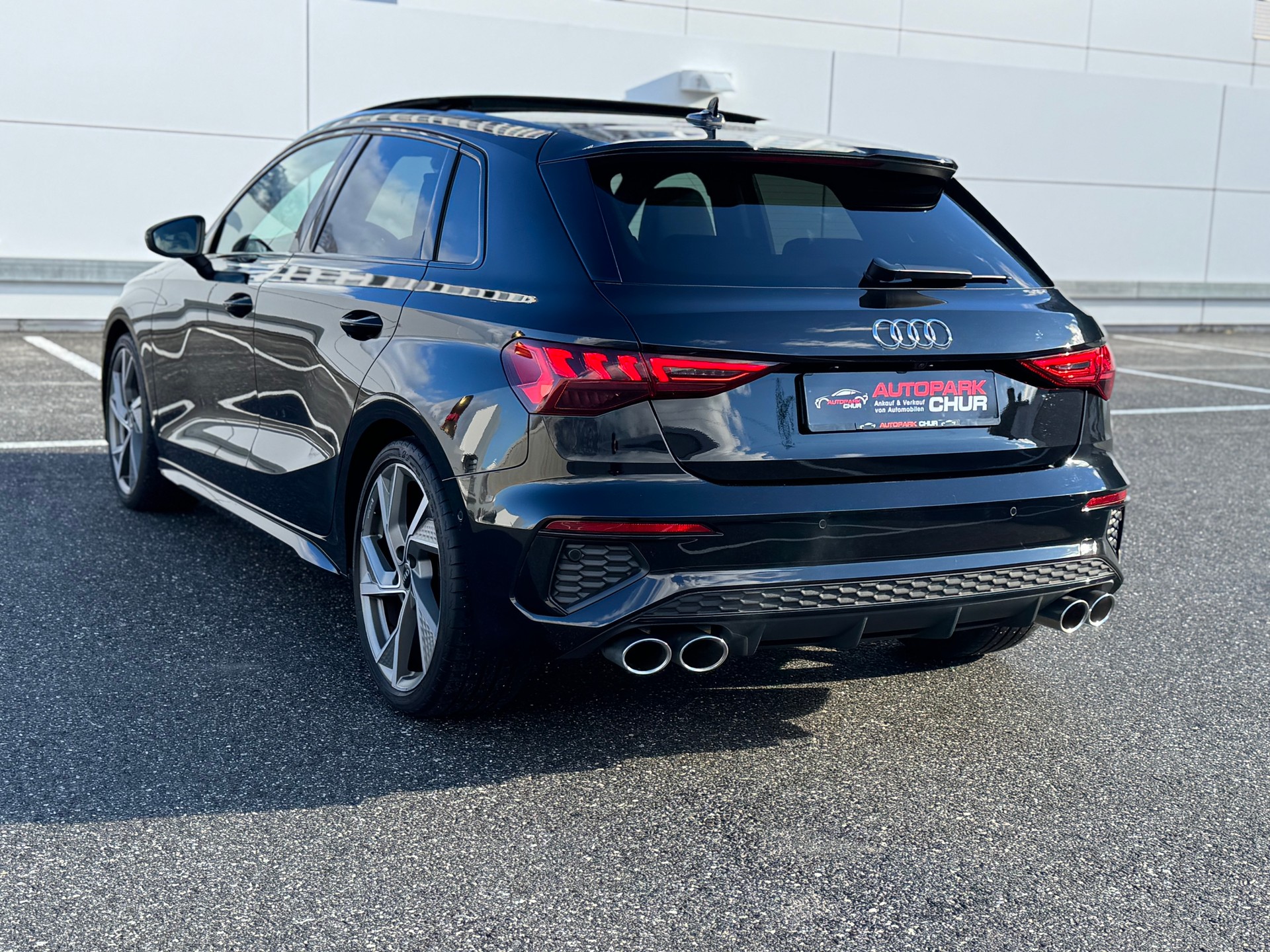 AUDI S3 Sportback 2.0 TFSI quattro S-tronic-image-2