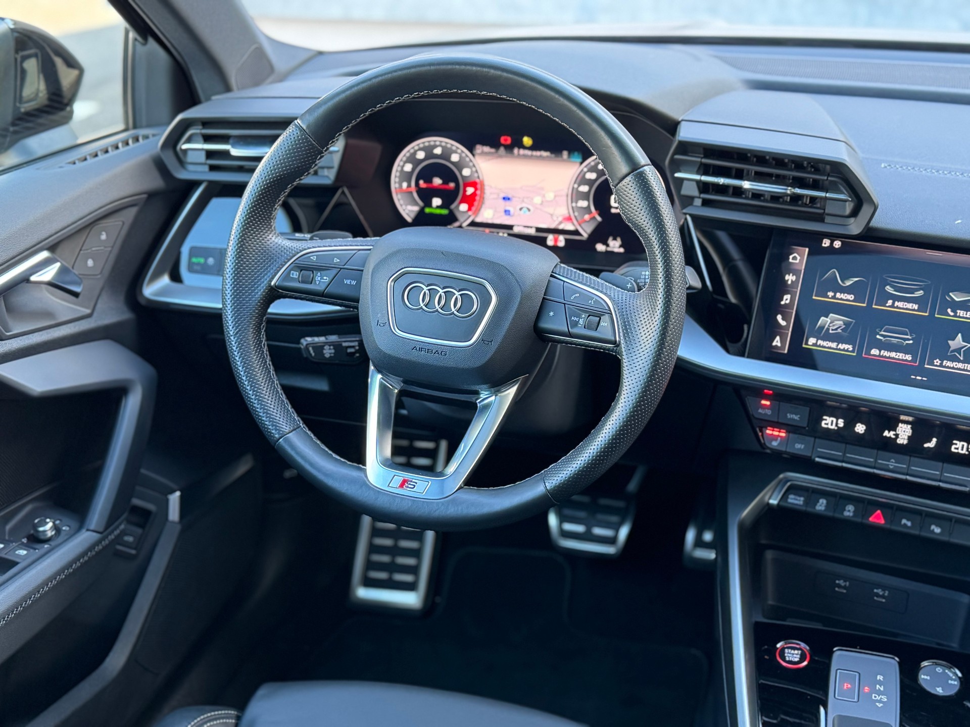 AUDI S3 Sportback 2.0 TFSI quattro S-tronic-image-15