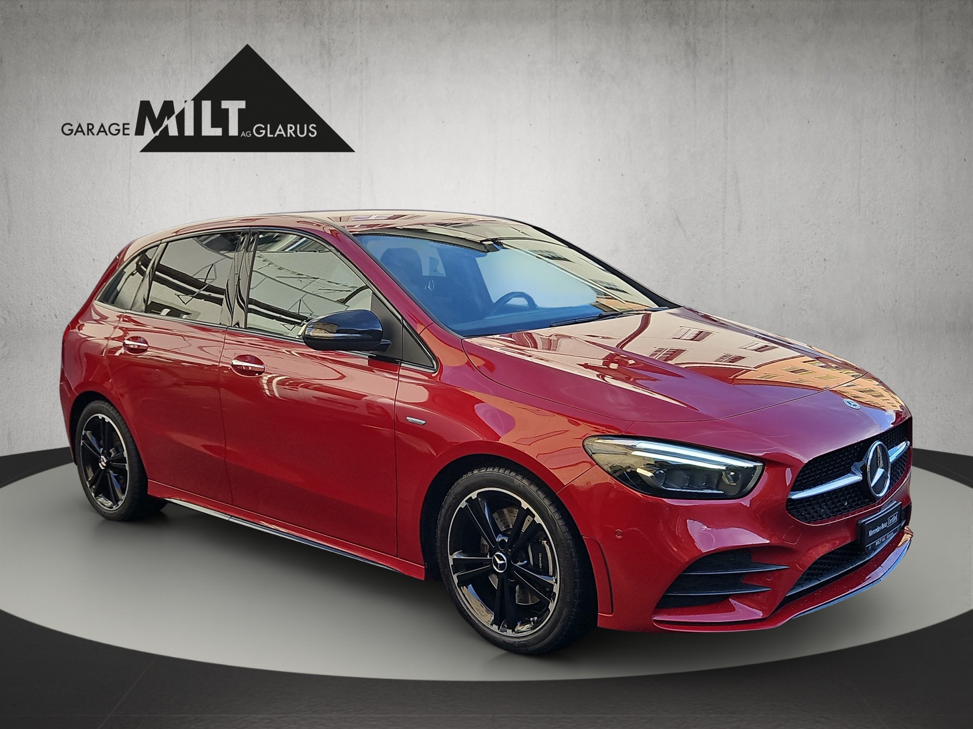 MERCEDES-BENZ B 220 d Swiss Star AMG Line 4matic-image-1