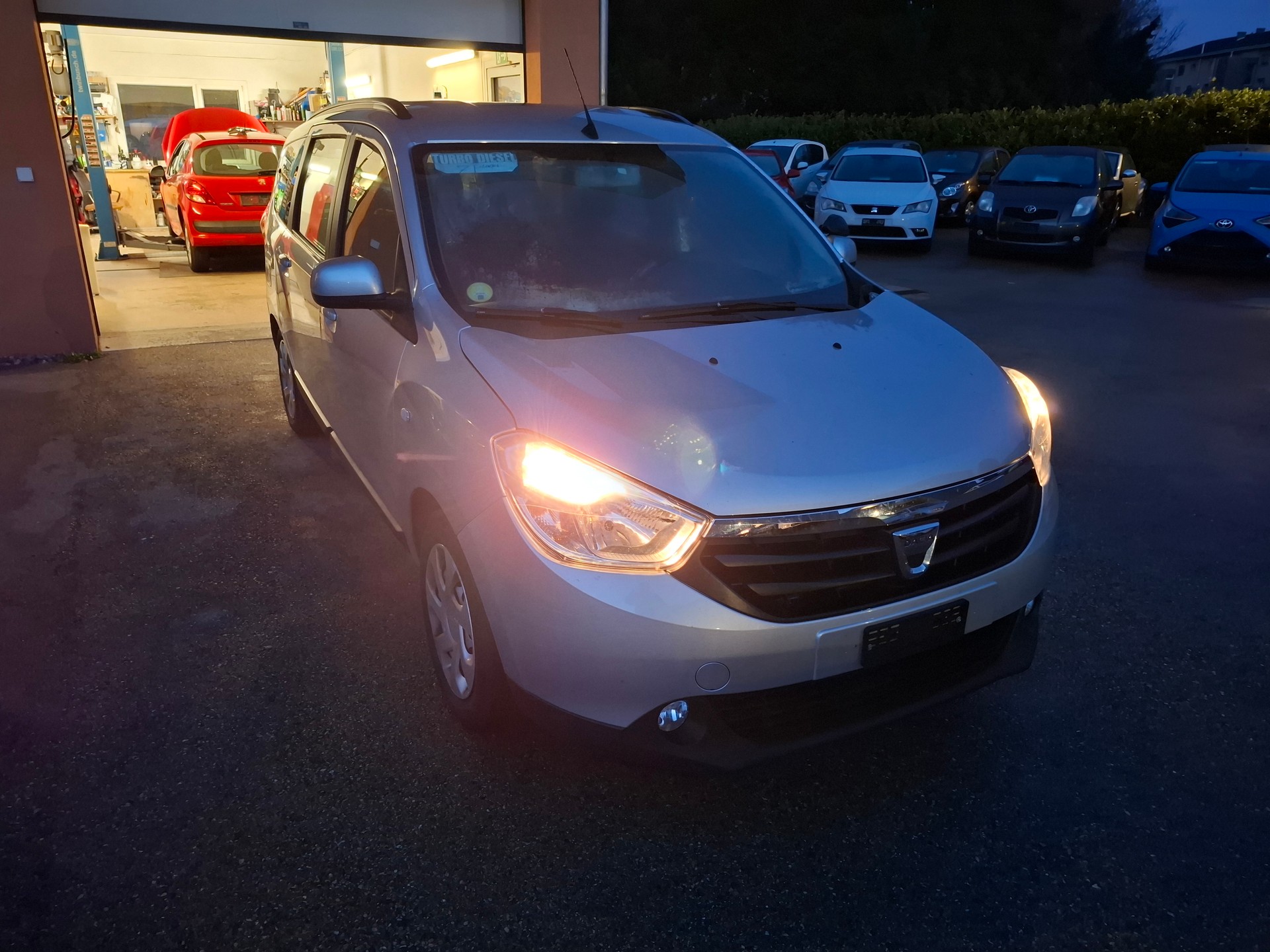 DACIA Lodgy 1.5 dCi Lauréate 7PL-image-2
