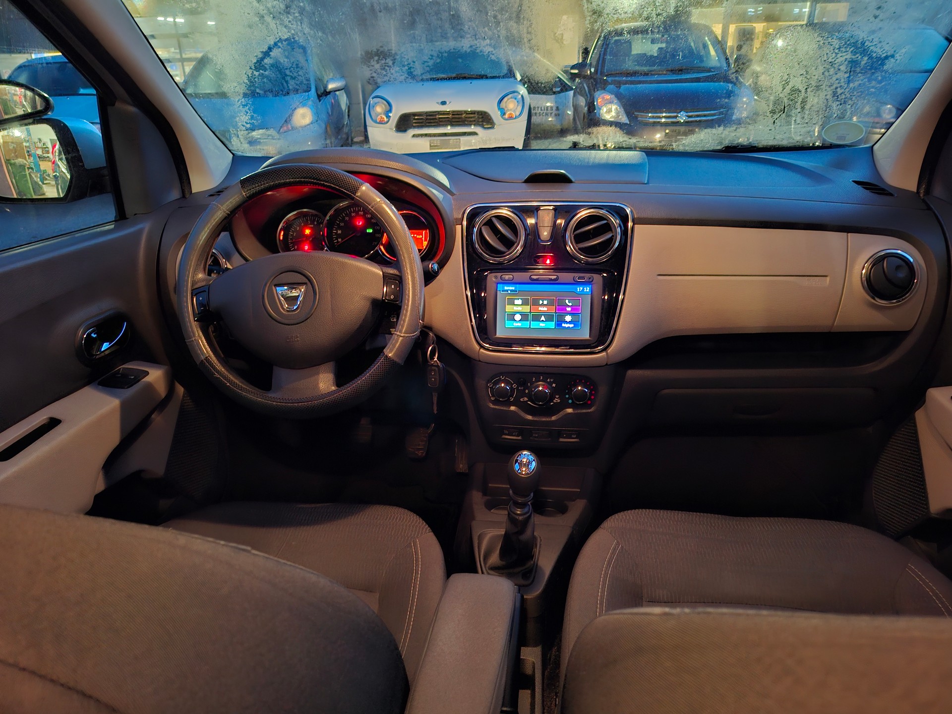 DACIA Lodgy 1.5 dCi Lauréate 7PL-image-8
