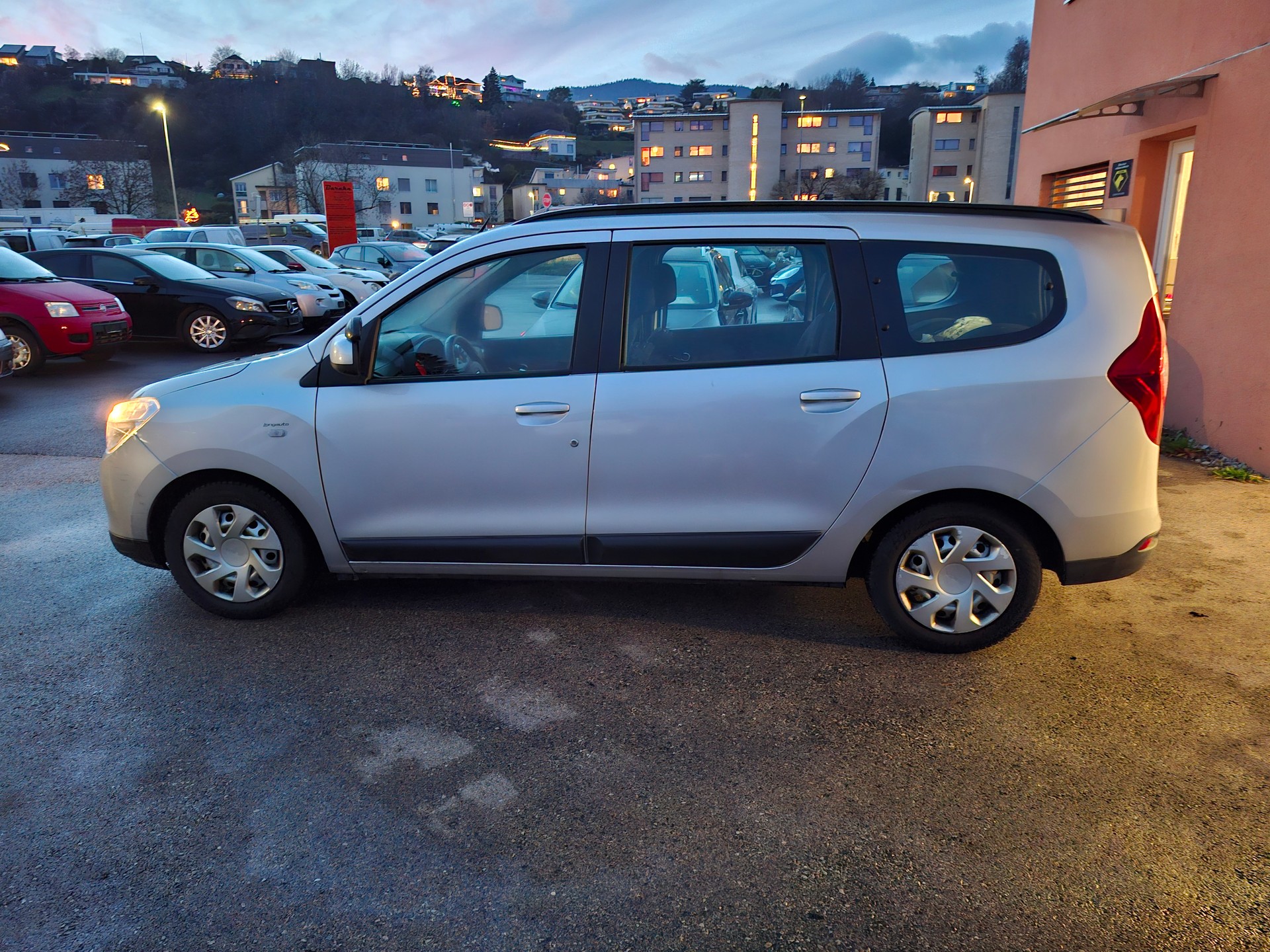 DACIA Lodgy 1.5 dCi Lauréate 7PL-image-4