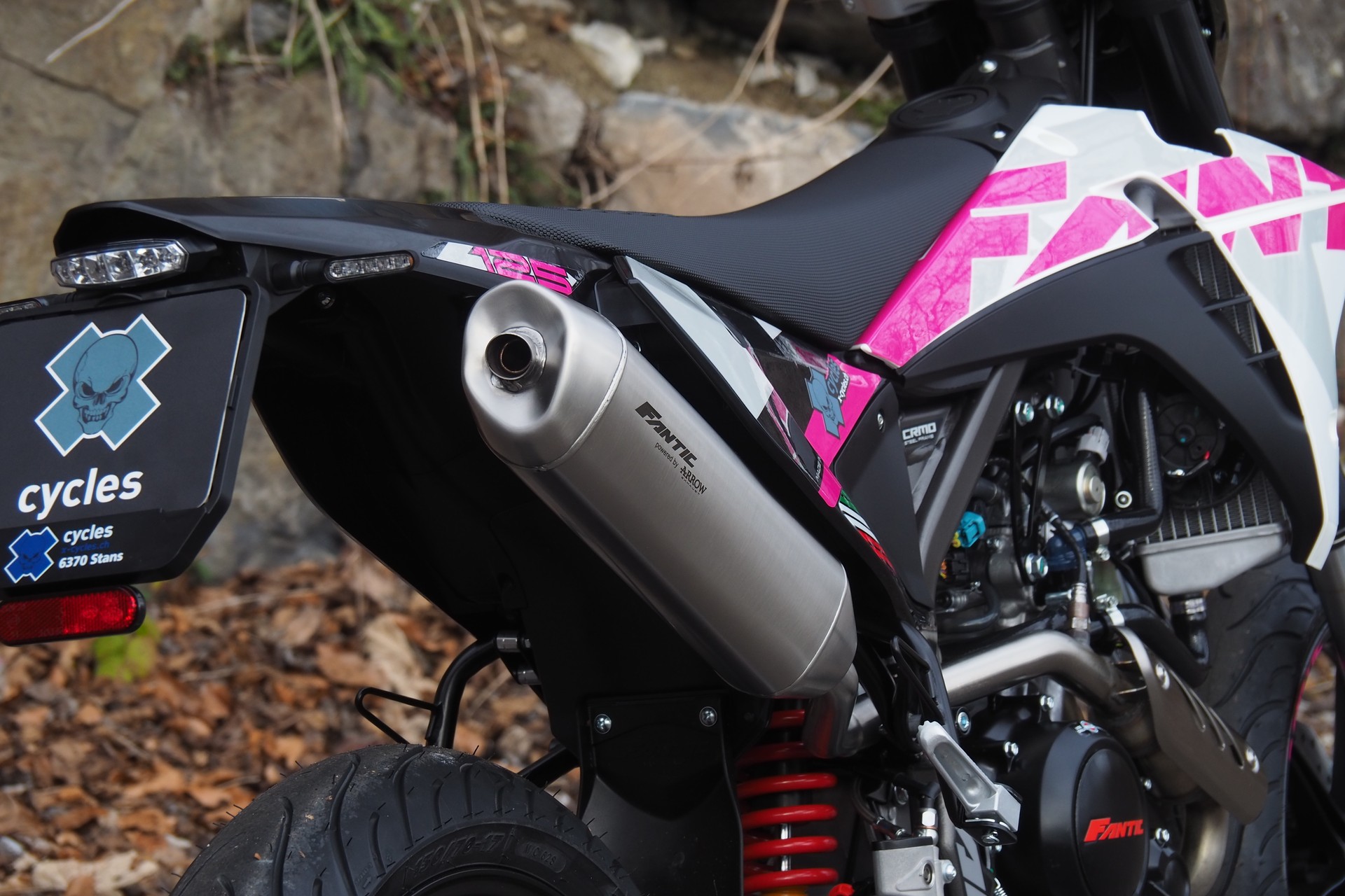 FANTIC Pink Edition-image-9