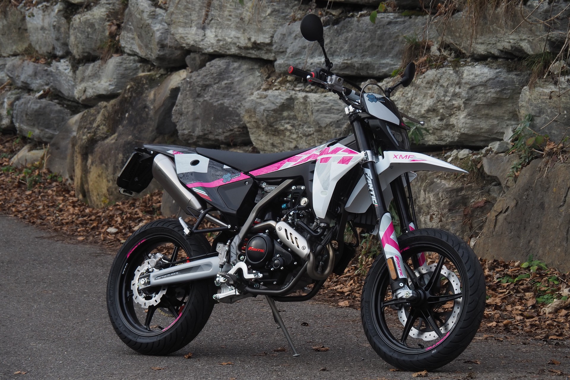 FANTIC Pink Edition