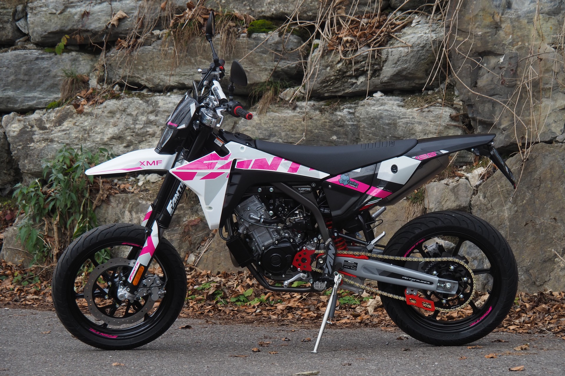 FANTIC Pink Edition-showroom-element-3