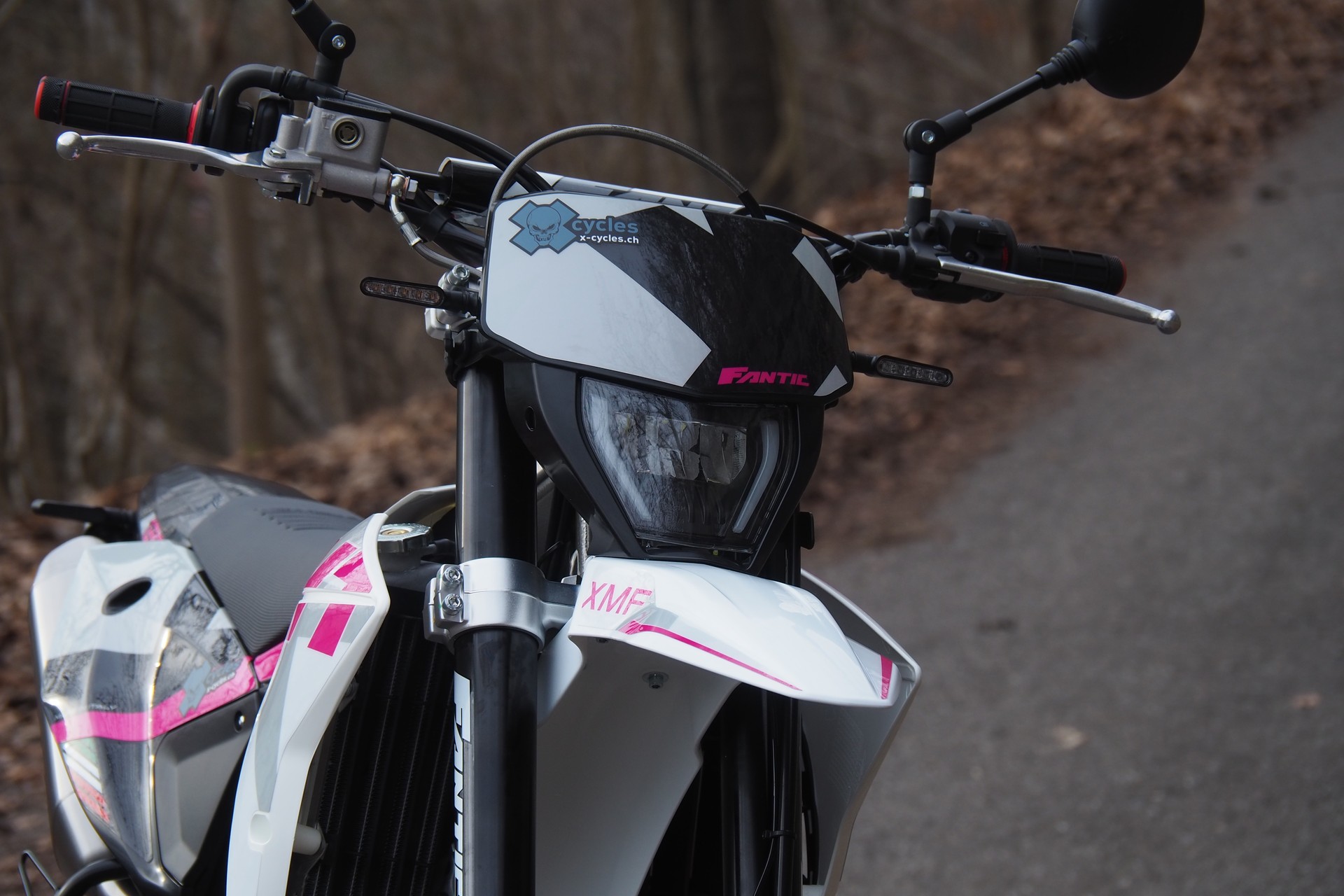FANTIC Pink Edition-image-7
