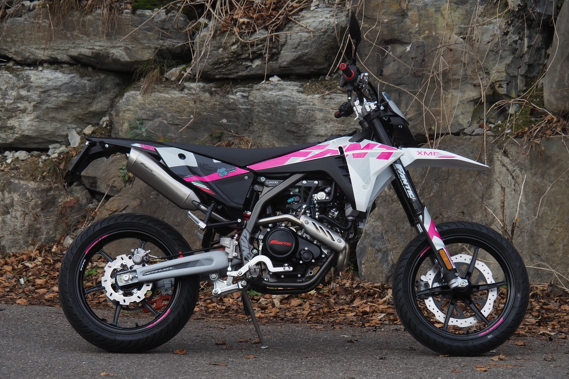 FANTIC Pink Edition-showroom-element-2