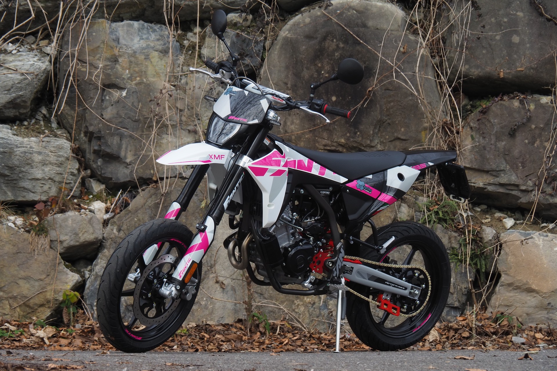 FANTIC Pink Edition-showroom-element-1