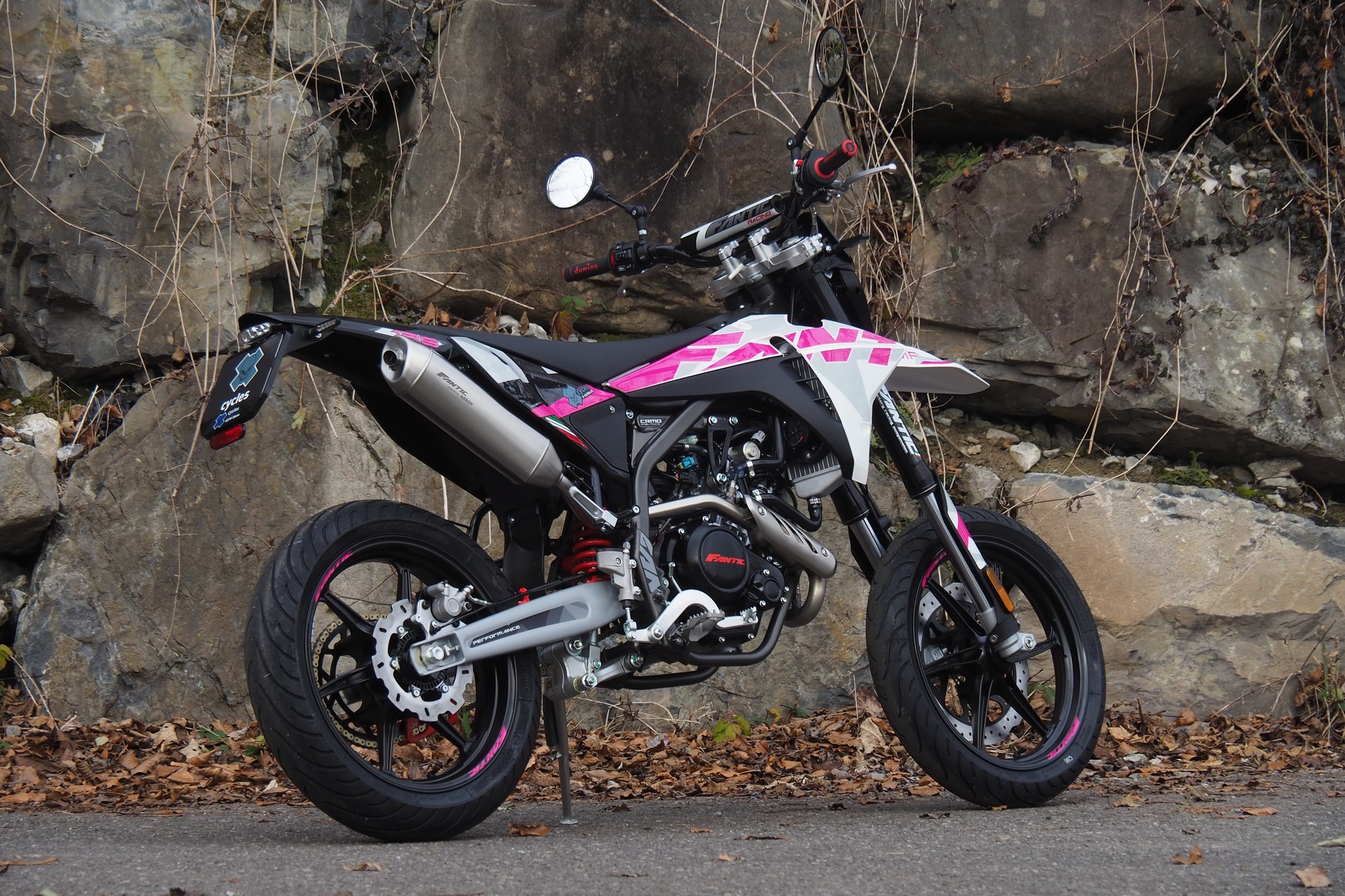 FANTIC Pink Edition-image-4