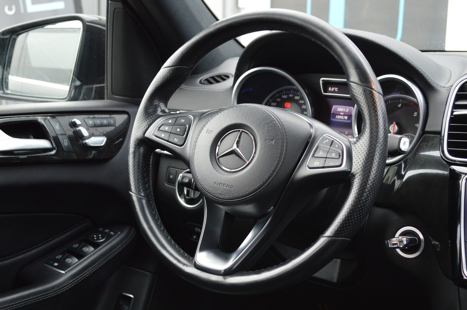 MERCEDES-BENZ GLS 350 d 4Matic 9G-TRONIC-image-10