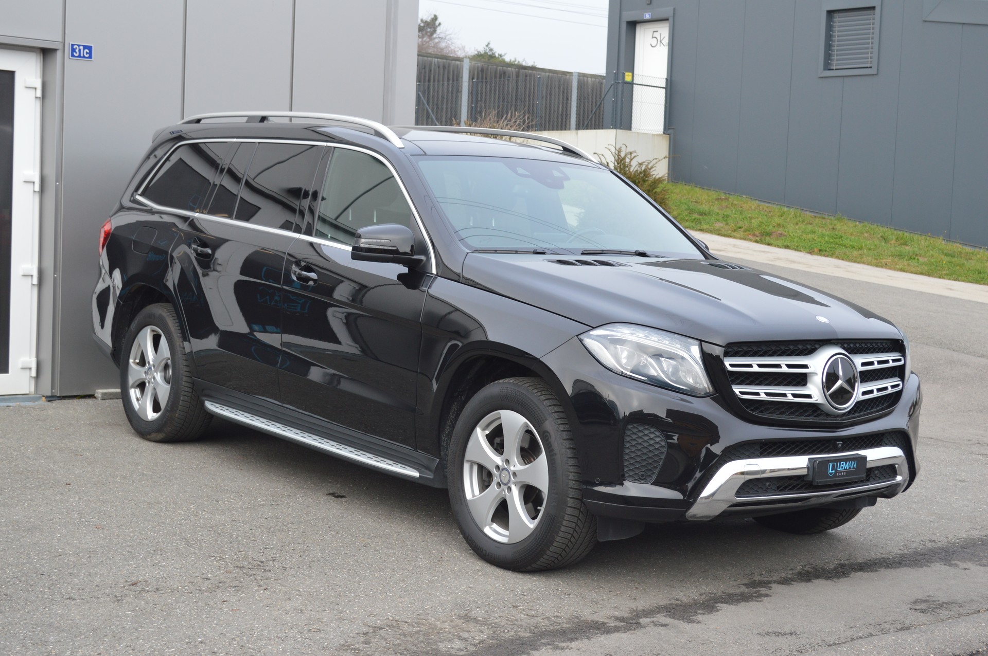 MERCEDES-BENZ GLS 350 d 4Matic 9G-TRONIC-showroom-element-2