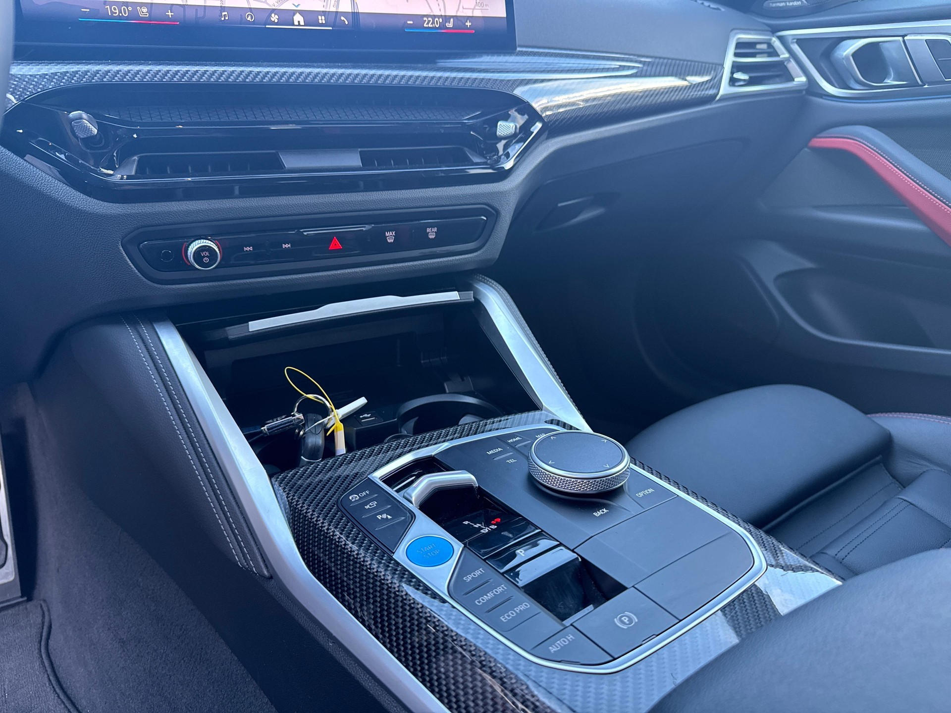 BMW i4 xDrive40-image-17
