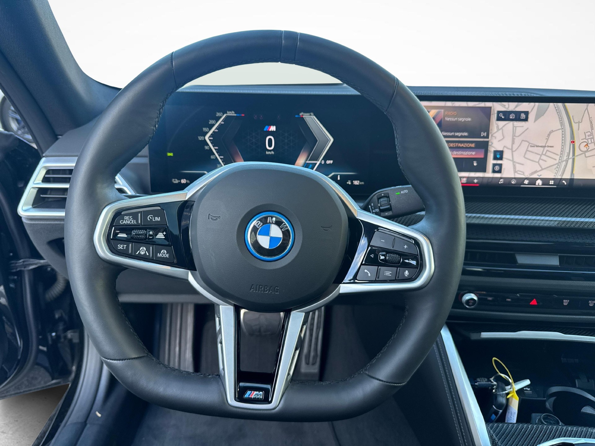 BMW i4 xDrive40-image-15