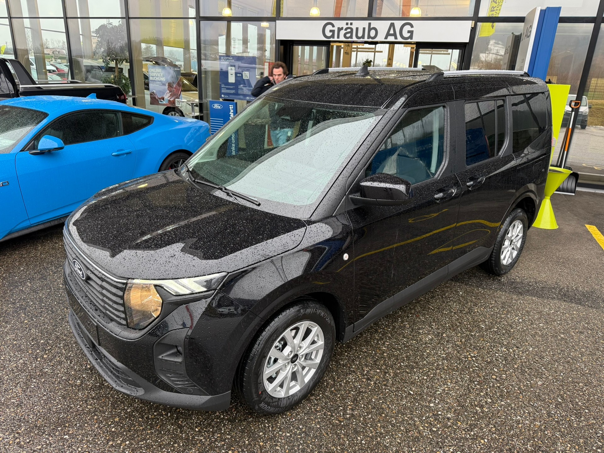 FORD Tourneo Courier 1.0 EcoBoost Titanium Automat-image-2