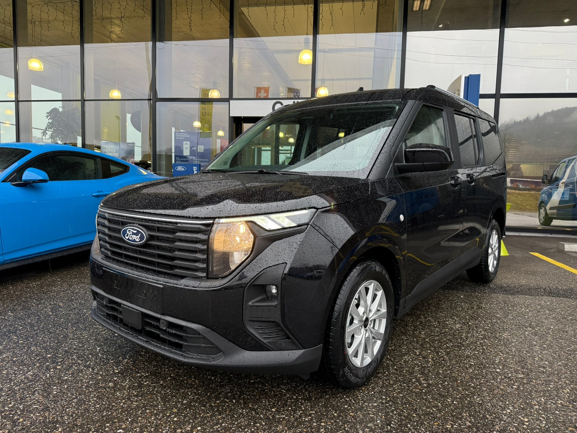 FORD Tourneo Courier 1.0 EcoBoost Titanium Automat-image-0