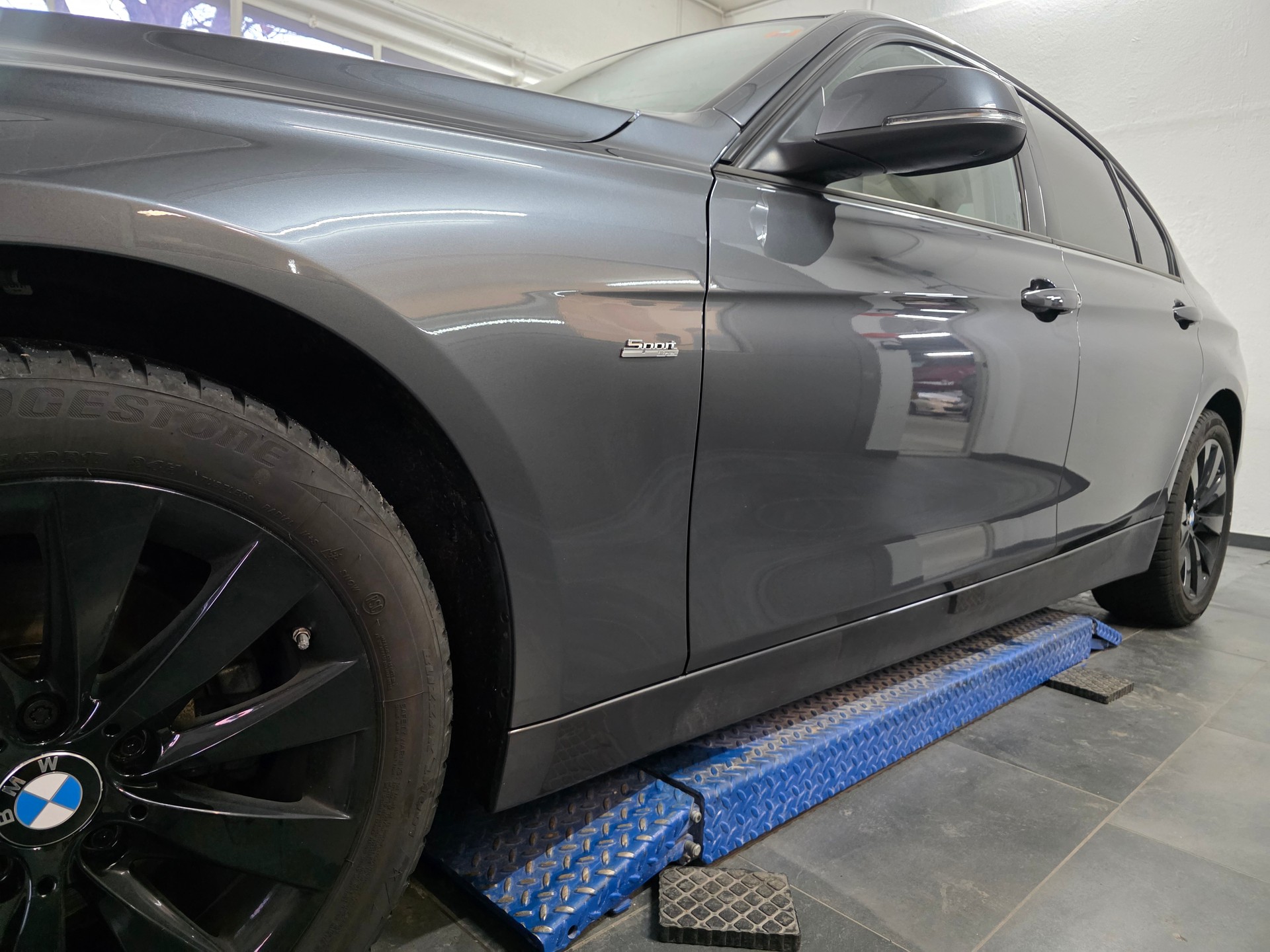 BMW 320d xDrive Edition Sport Line Steptronic-image-13