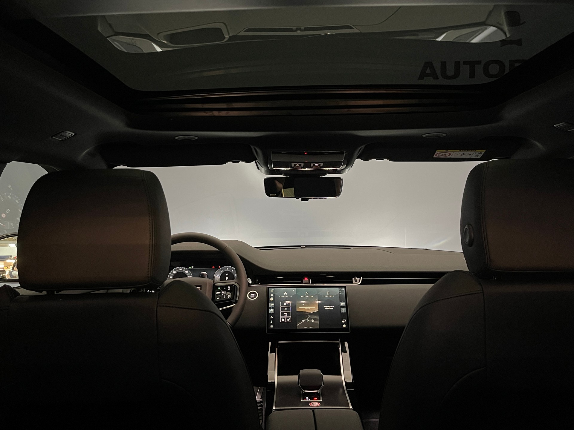 LAND ROVER Range Rover Evoque 1.5 T 270e Dynamic SE-image-7